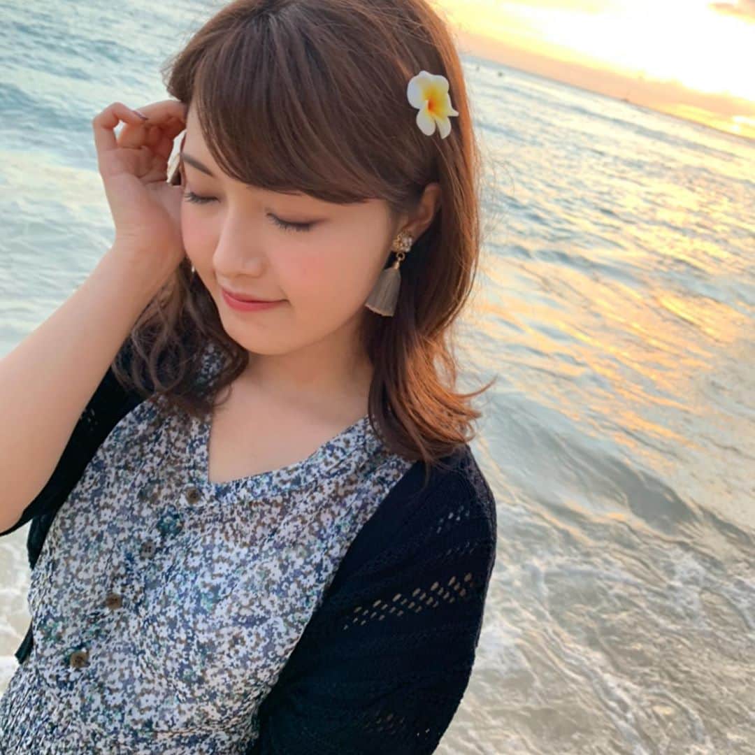 遠野愛のインスタグラム：「堀ちゃんが撮ってくれた写真 キメ顔ver.  #卒業旅行　#旅行　#ハワイ #trip #graduationtrip #hawaii」