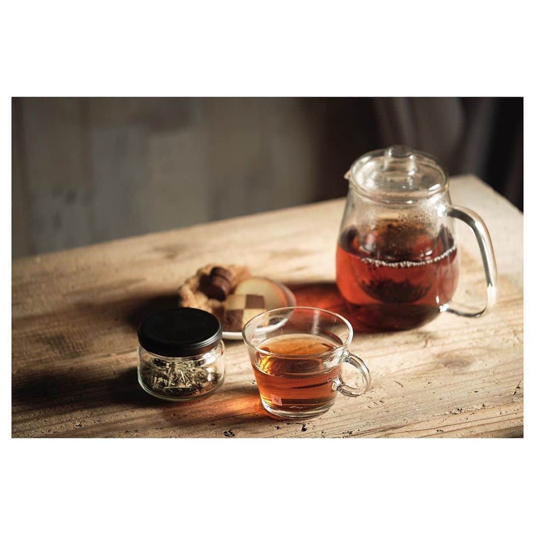 のインスタグラム：「紅茶、撮ってみた📷 新しいカメラとレンズを手に入れたのです😍 ふふふ。  #撮影　#物撮り　#イメージ撮影　#紅茶　#ティータイム　#オーガニック　#ナチュラル　＃富士フイルム　#fujifilm #家で撮る写真」