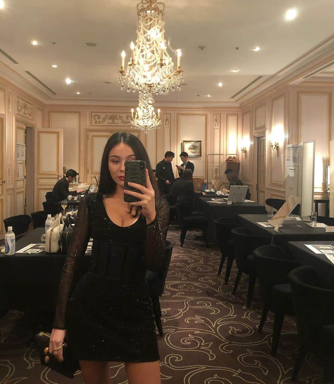 エレナ・アレジ・後藤のインスタグラム：「little throwback 🖤」