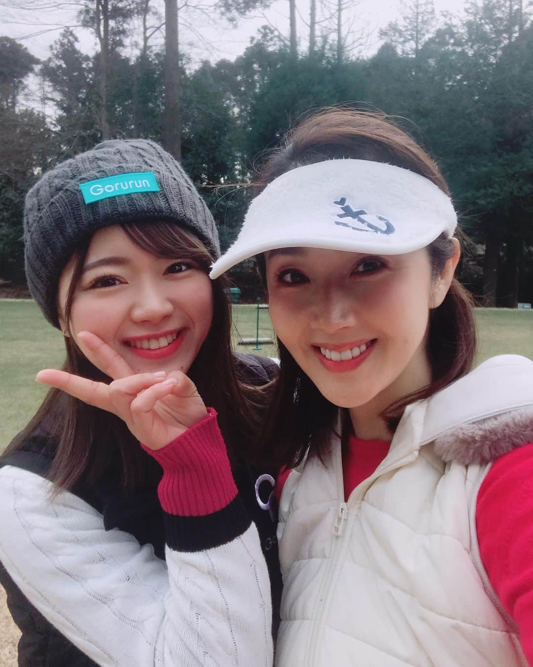 芦田桂子さんのインスタグラム写真 - (芦田桂子Instagram)「先月のゴルフ⛳️ (時差ありすぎですが💦) ゴルフ上手で娘のような SKE48 山内鈴蘭ちゃん @xxsuzuranxx ラウンドしてきました ・ 可愛くて小柄なカラダから放つチカラ強いショットはカッコ良かったなぁ〜❣️ お見事でした👏 ・ この後11時からTV東京系列で放送『石田純一のサンデーゴルフ』にレギュラー出演してます 私の娘を是非、観てくださいね❤️ そして 一緒に出演してます常住プロ @mitsutakatsunesumi のレッスンと 開設したYouTube番組『つねチューブ』も必見ですよ👀 ・ 春🌸暖かくなってきたので 私もそろそろ本格的に練習始めなきゃ⛳️ ・ ・ #ゴルフ女子  #山内鈴蘭  #ske48  #親子のような写真  #鈴蘭ちゃんのお母さんと同じ歳 #名前も一緒 w #石田純一のサンデーゴルフ  #ゴルフレッスン番組  #常住充隆  #つねチューブ  #golf  #golulan は鈴蘭ちゃんプロデュース #ゴルフブランド #ゴルフコーデ  #ゴルフ大好き  #大人女子ゴルファー  #モデル #芦田桂子」2月23日 10時19分 - keiko_ashida