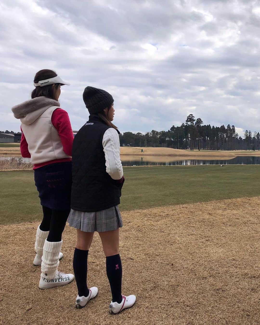 芦田桂子さんのインスタグラム写真 - (芦田桂子Instagram)「先月のゴルフ⛳️ (時差ありすぎですが💦) ゴルフ上手で娘のような SKE48 山内鈴蘭ちゃん @xxsuzuranxx ラウンドしてきました ・ 可愛くて小柄なカラダから放つチカラ強いショットはカッコ良かったなぁ〜❣️ お見事でした👏 ・ この後11時からTV東京系列で放送『石田純一のサンデーゴルフ』にレギュラー出演してます 私の娘を是非、観てくださいね❤️ そして 一緒に出演してます常住プロ @mitsutakatsunesumi のレッスンと 開設したYouTube番組『つねチューブ』も必見ですよ👀 ・ 春🌸暖かくなってきたので 私もそろそろ本格的に練習始めなきゃ⛳️ ・ ・ #ゴルフ女子  #山内鈴蘭  #ske48  #親子のような写真  #鈴蘭ちゃんのお母さんと同じ歳 #名前も一緒 w #石田純一のサンデーゴルフ  #ゴルフレッスン番組  #常住充隆  #つねチューブ  #golf  #golulan は鈴蘭ちゃんプロデュース #ゴルフブランド #ゴルフコーデ  #ゴルフ大好き  #大人女子ゴルファー  #モデル #芦田桂子」2月23日 10時19分 - keiko_ashida