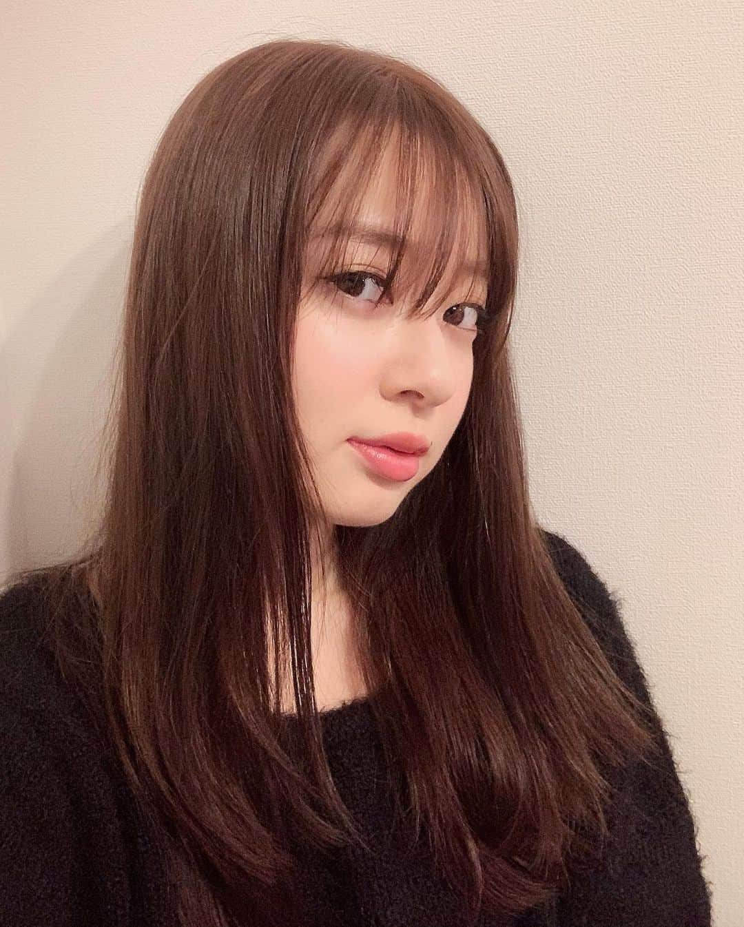 中城あすかさんのインスタグラム写真 - (中城あすかInstagram)「cut&color💇‍♀️ . @koyama_k_u_realm さんありがとうございます🙏🏻✨ . #cut #haircut #hair #haircolor #newhair #hairsalon #urealm #urealm表参道 #表参道 #表参道美容院 #美容院 #カット #ヘアーカット #カラー #ヘアカラー #オシャレ #オシャレカラー #オシャレヘアー #ニューヘアー #ニューヘアスタイル」2月23日 11時11分 - asukanakajo