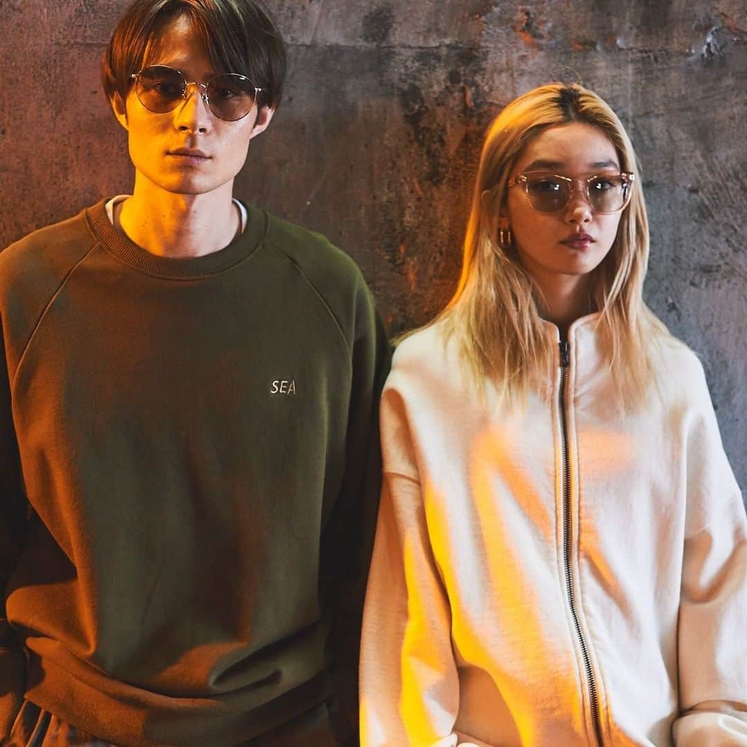 Zoff Officialのインスタグラム：「Zoff×WIND AND SEA  Zoff オンラインストア先行予約は2月25日（火）11:00よりSTART!! Zoff店頭の発売日は3月6日（金） . #ZoffSEA #Zoff #WINDANDSEA @zoff_eyewear @windandsea_wear . 【着用品番】ZY202G08_16E1 【発売予定日】 （先行予約）2020年2月25日（火）11:00 →Zoff オンラインストア・Zoff楽天市場店 2020年2月29日（土）12:00→ WIND AND SEAオフィシャル オンラインストア・中目黒店舗 2020年3月6日（金）→Zoff店舗（限定67店舗） 【注意事項】 Zoff 原宿店は3月6日（金）に限り本コラボレーション商品の発売を10:00より開始いたします。また、混雑状況により10:00に抽選を実施し、抽選順による入店とさせていただきます。お一人様の購入制限を設けさせて頂く場合がございますのでご了承ください。 . 【種類】 5型 全18種類 ※6種類はZoff 原宿店、Zoff オンラインストア、Zoff 楽天市場店、及びWIND AND SEA NAKAMEGURO、WIND AND SEA オフィシャル オンラインストア限定商品となります。 【価格】 7,500円（税別）※オリジナルのメガネケース・メガネ拭き付き 【Zoff取扱店舗】  Zoff67店舗（予定）、Zoff オンラインストア、Zoff 楽天市場店、Zoff ZOZOTOWN店 . Image Look Staff Credit Models Francis Photography @takashikumagai_official  Styling @tokichang  Makeup Haruka Morishita .」