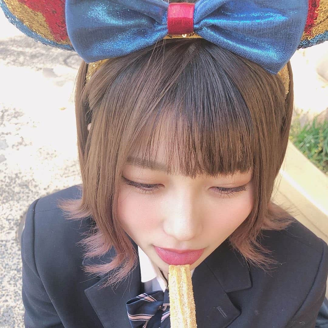 美女美容事情さんのインスタグラム写真 - (美女美容事情Instagram)「《制服ディズニー🏰🐭🎶チュロス大好き💕》⠀ *⠀ リポストを使って、素敵な写真📷✨を投稿されてる方を紹介させて頂く⠀⠀⠀⠀ 【💄美女美容事情💅】のコーナーです✨⠀ *⠀⠀⠀⠀⠀⠀⠀ いいねやコメント、フォローして応援してね❤︎🥰🎶⁣⠀ *⠀⠀⠀⠀⠀⠀⠀ 今回ご紹介させて頂きますのは❤︎⠀ 夏目みさきさん< @misaki_natsume_ >の素敵なお写真📸⠀ *⠀ 制服ディズニーを楽しんでいる様子がたまらなく可愛いです❤️チュロス大好きなんだとか😊ガールフレンド目線に癒されます💕⠀ *⠀⠀ 夏目みさきさんのアカウントには他にも素晴らしい投稿が沢山ありますので是非覗いてみてくださいね💁‍♀️💙⠀ *⠀⠀ 夏目みさきさん< @misaki_natsume_ >⠀ 素敵な投稿ありがとうございました☺️📸✨⠀⠀⠀⠀⠀⠀⠀⠀ △▼△▼△▼△▼△▼△▼△▼△▼△▼⠀⠀⠀⠀⠀⠀⠀⠀⠀⠀⠀⠀⠀⠀⠀⠀⠀⠀⠀⠀⠀⠀⠀⠀⠀⠀⠀⠀⠀⠀⠀⠀⠀ ❤🧡💛「美女美容事情」💚💙💜⠀⠀⠀⠀⠀⠀⠀⠀⠀⠀⠀⠀⠀⠀⠀ 👇掲載ご希望の方は👇⠀⠀⠀⠀⠀⠀⠀⠀⠀⠀⠀⠀⠀⠀⠀⠀ @b_b_j.jタグ付けと🖤 # ビジョビ⠀🖤⠀⠀⠀⠀⠀⠀⠀⠀⠀⠀⠀⠀⠀⠀⠀ をタグ付けお願いします✨⠀⠀⠀⠀⠀⠀⠀⠀⠀⠀⠀⠀⠀⠀⠀⠀ ――――――――――――――――⠀⠀⠀⠀⠀⠀⠀⠀⠀⠀⠀⠀⠀⠀⠀⠀⠀⠀⠀⠀⠀⠀⠀ ～姉妹アカウントのご紹介～⠀⠀⠀⠀⠀⠀⠀⠀⠀⠀⠀⠀⠀⠀⠀⠀⠀⠀⠀⠀⠀⠀⠀⠀⠀⠀⠀ ◇美容情報を紹介している«美女美容事情～Beauty～»⠀⠀⠀⠀⠀⠀⠀⠀⠀⠀⠀⠀⠀⠀⠀⠀⠀⠀⠀⠀⠀⠀⠀⠀⠀⠀ ( @b_b_j.j_b )⠀⠀⠀⠀⠀⠀⠀⠀⠀⠀⠀⠀⠀⠀⠀⠀⠀⠀⠀⠀⠀⠀⠀⠀⠀⠀⠀ ◇美しい旅スポット紹介をしている«美 spot»⠀⠀⠀⠀⠀⠀⠀⠀⠀⠀⠀⠀⠀⠀⠀⠀⠀⠀⠀⠀⠀⠀⠀⠀⠀ ( @b__spo )⠀⠀ ⠀⠀⠀⠀⠀⠀⠀⠀⠀⠀⠀⠀ よかったらこちらも覗いてみてね✨⠀ ――――――――――――――――⠀⠀⠀ #disneyland #ディズニー⁠⠀⁠⠀⠀ #美白 ⁠⠀⁠⠀⁠⠀⁠⠀ #美 #美肌 ⠀⠀⠀ #japanese #チュロス ⠀ #ディズニー #ディズニーランド #ディズニーシー #tdl ⠀⁠⠀⁠⠀⁠⠀⠀ #tds #制服ディズニー ⠀ #ディズニー好き #ディズニー大好き ⠀ #disney #disneyland」2月23日 11時53分 - b_b_j.j