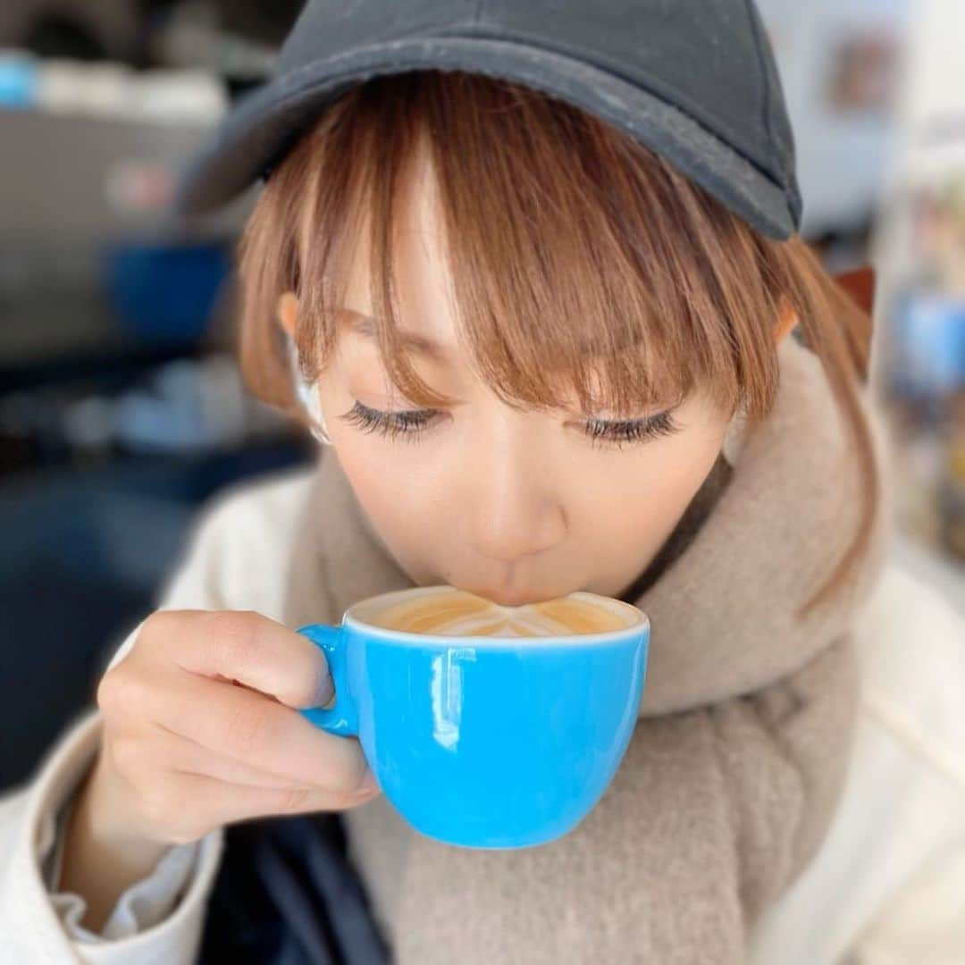 岡部玲子さんのインスタグラム写真 - (岡部玲子Instagram)「モーニング？コーヒー☕️✨ 朝から順調に🏇ハズしているので😭気分転換🤣 メインの買い方どうしましょう😅  #岡部玲子 #子育て　#主婦　#アラフォーママ　#タレント　#レポーター　#40代　#40歳　#住みたい街　#モーニングコーヒー　#ライトアップコーヒー #キャスター　#アナウンサー　#元アイドル　#競馬キャスター　#競馬　#バレンタインコーヒー　#mama #talent #reporter #instagood #f4f #coffee #lightupcoffee #valentinecoffee #morningcoffee #delicious #happy」2月23日 12時03分 - reiko_okabe