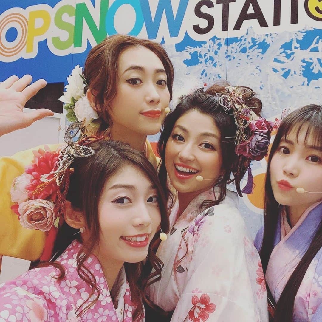 のインスタグラム：「【重大発表】  遂に・・・ 所属ユニット#令和華伝 「百花繚乱」がメジャー全国流通‼️🥺 徳間ジャパンより緊急CDリリースが決定しました！😭 ほんとに嬉しい・・・ お近くのCDショップにて、もう予約可能です！ たくさん予約して、たくさんばらまいて下さい！w 私達を広めて下さい‼️よろしくお願いします🥺  そして、#新メンバー に穐田和恵氏が加入して新体制になります！ そうです、遂にみあかずちがグループになりました！ 今後とも応援よろしくお願いします！🙇‍♀️ ・ ・ ・ #拡散希望です #祝 #メジャー #リリース #百花繚乱 #和楽 #ユニット #ガールズ #グループ #和服美人 #着物美人 #着物👘 #着物生活 #着物姿 #わっしょい #和背負い #美亜華 #kimonofashion #kimonolovers #kimonogirls #japanesekimono #girlsgroup」