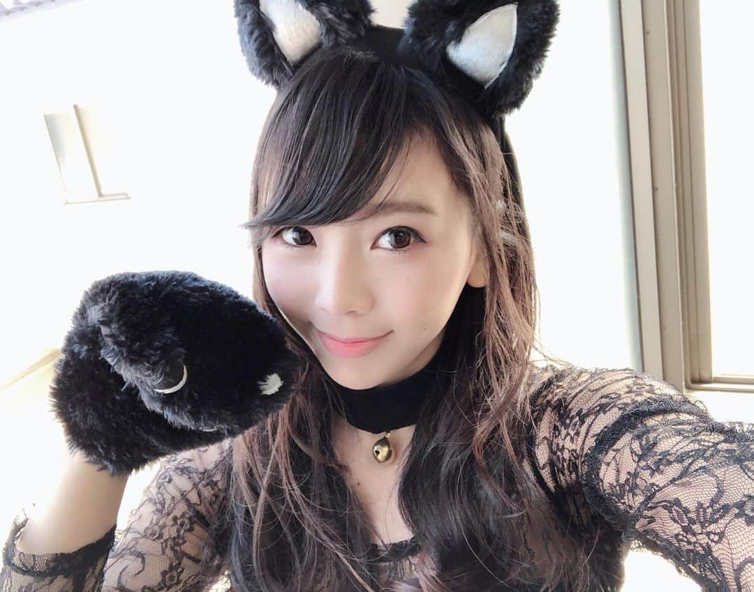 朝比奈果歩さんのインスタグラム写真 - (朝比奈果歩Instagram)「2020年のにゃんにゃんにゃんの日 2020.2.22 22:22 . に投稿しようと思って準備してたけど過ぎちゃって心折れて今更投稿w . . . . . 🐈 . . 🐾 . . . . #猫の日 #にゃんにゃんにゃんの日 #コスプレ #自撮り #セルフィー #セルカ  #222 #catday #cos #cosplay #selfie #selca #japanesegirl  #自拍 #셀카 #셀피 #角色扮演 #코스프레」2月23日 13時37分 - kaho_asahina