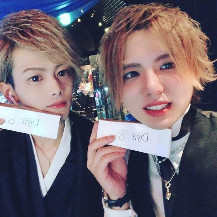 カラコンショップ サンシティさんのインスタグラム写真 - (カラコンショップ サンシティInstagram)「#repost @yuuupowerrさん💓 ありがとうございます🙈via @PhotoAroundApp  このカラコンめっちゃ良き14.5mmってカラコンつけた感凄いし馴染まへんけどこれ、ナチュラルですぐ馴染んでくれるし発色もいいから皆んなオススメ🥺  今日も仕事頑張りまーす🙆‍♀️ #ホスト#ミナミ#キャバ嬢#飲み屋#シャンパン#男前#イケメン#スーツ#カラコン#サンシティ#カラコンレビュー#モデル#おしゃれ」2月23日 14時03分 - sancity_official