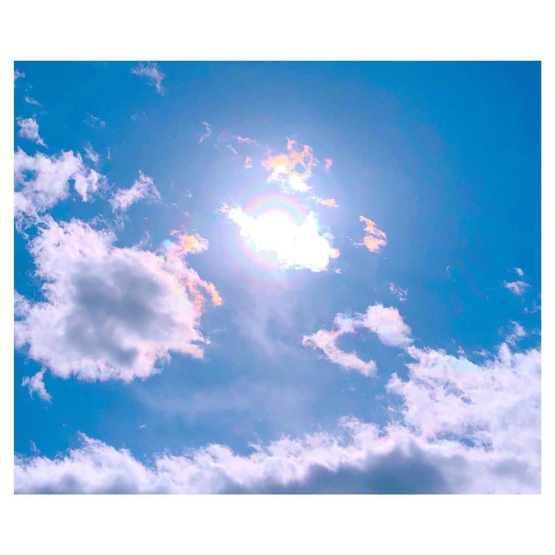 理絵さんのインスタグラム写真 - (理絵Instagram)「彩雲？☁️ .  #彩雲 #雲 #太陽 #空 #sky #cielo #하늘 #花粉光環 #tokyo #japan #cielo_rie」2月23日 14時15分 - ____rie____
