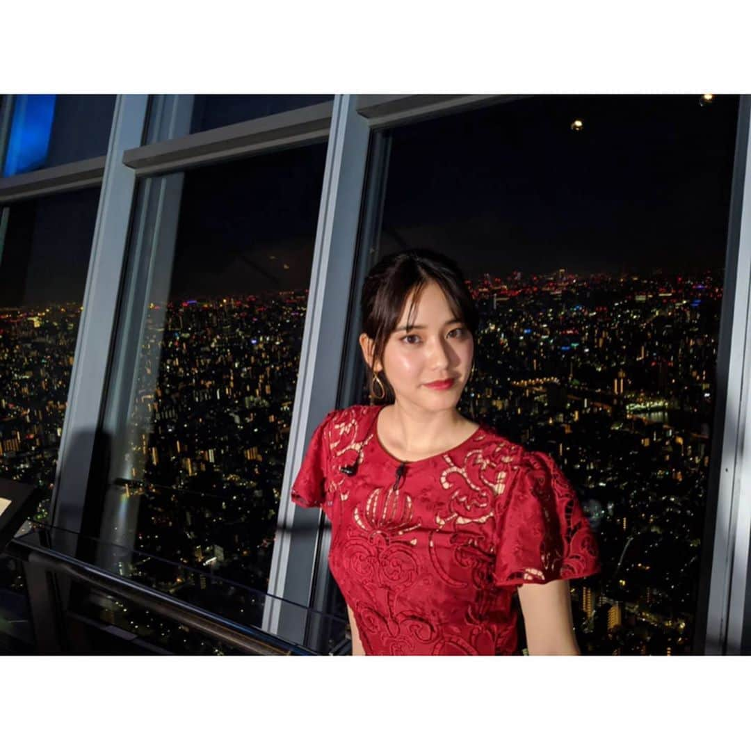 山崎紘菜さんのインスタグラム写真 - (山崎紘菜Instagram)「🌃 昨日は日テレ「Going!Sports&News」 ありがとうございました！ 放送1000回を記念して、 スカイツリーからお届けしました！！ 記念すべき放送回に出演させて頂けたことに感謝です。 100万ドルの夜景をどうぞ…😳 #日テレ #Going! #放送1000回記念 #おめでとうございます👏 #良い週末をお過ごしください」2月23日 14時47分 - hirona_yamazaki