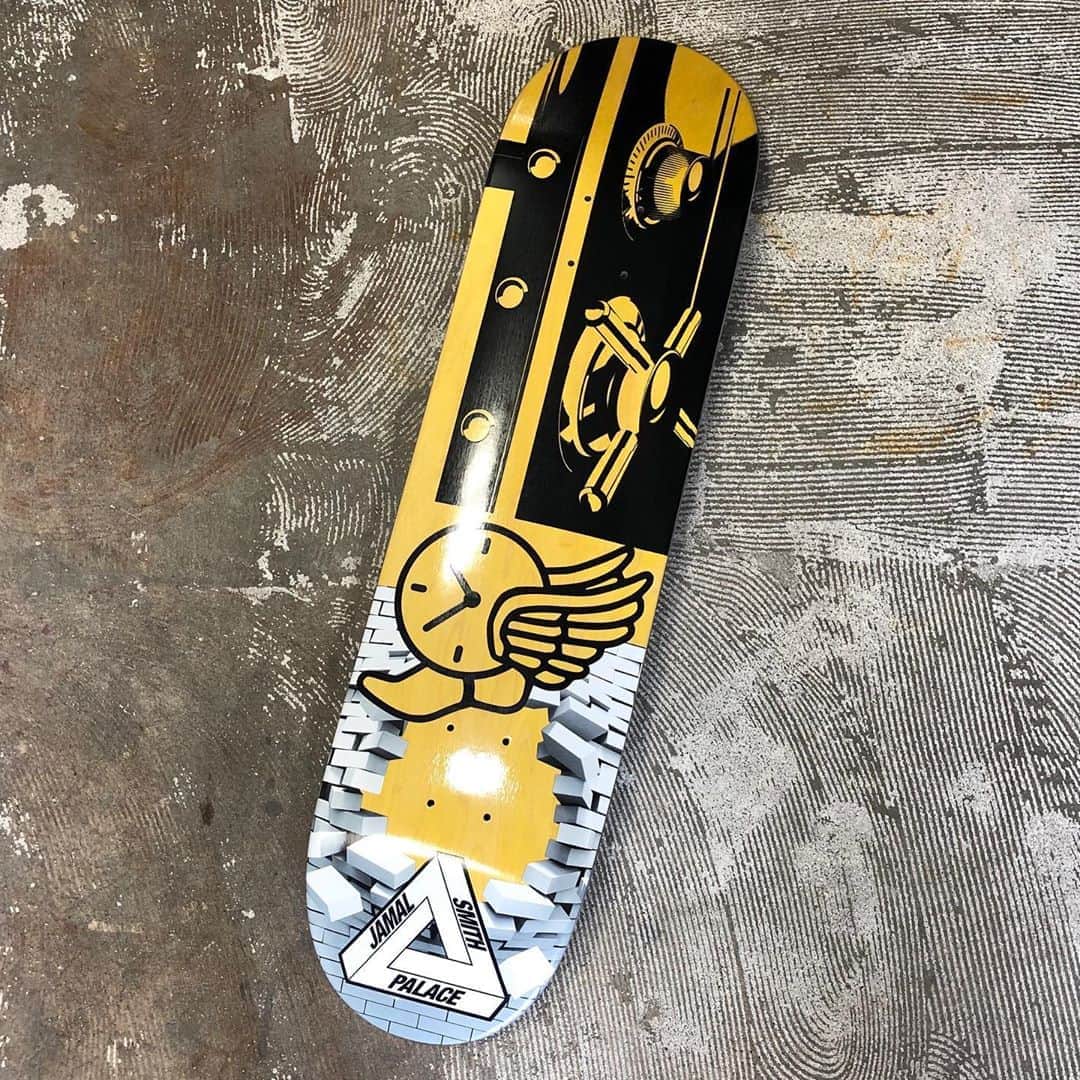 のインスタグラム：「PALACE から最近プロに昇格した Jamal Smith のシグネチャーデッキが入荷‼️ スケートビデオの SABOTAGE シリーズでもお馴染みの Philadelphia は Love Park ローカル。 彼が繰り出す技はどれもオリジナリティ溢れる滑りで彼のファンも多いはず😊 @palaceskateboards #palaceskateboards #skateboard #skateboarding #skater #カリフォルニアストリート #カリスト #スケートボード #スケボー #スケーター #californiastreet #calst」