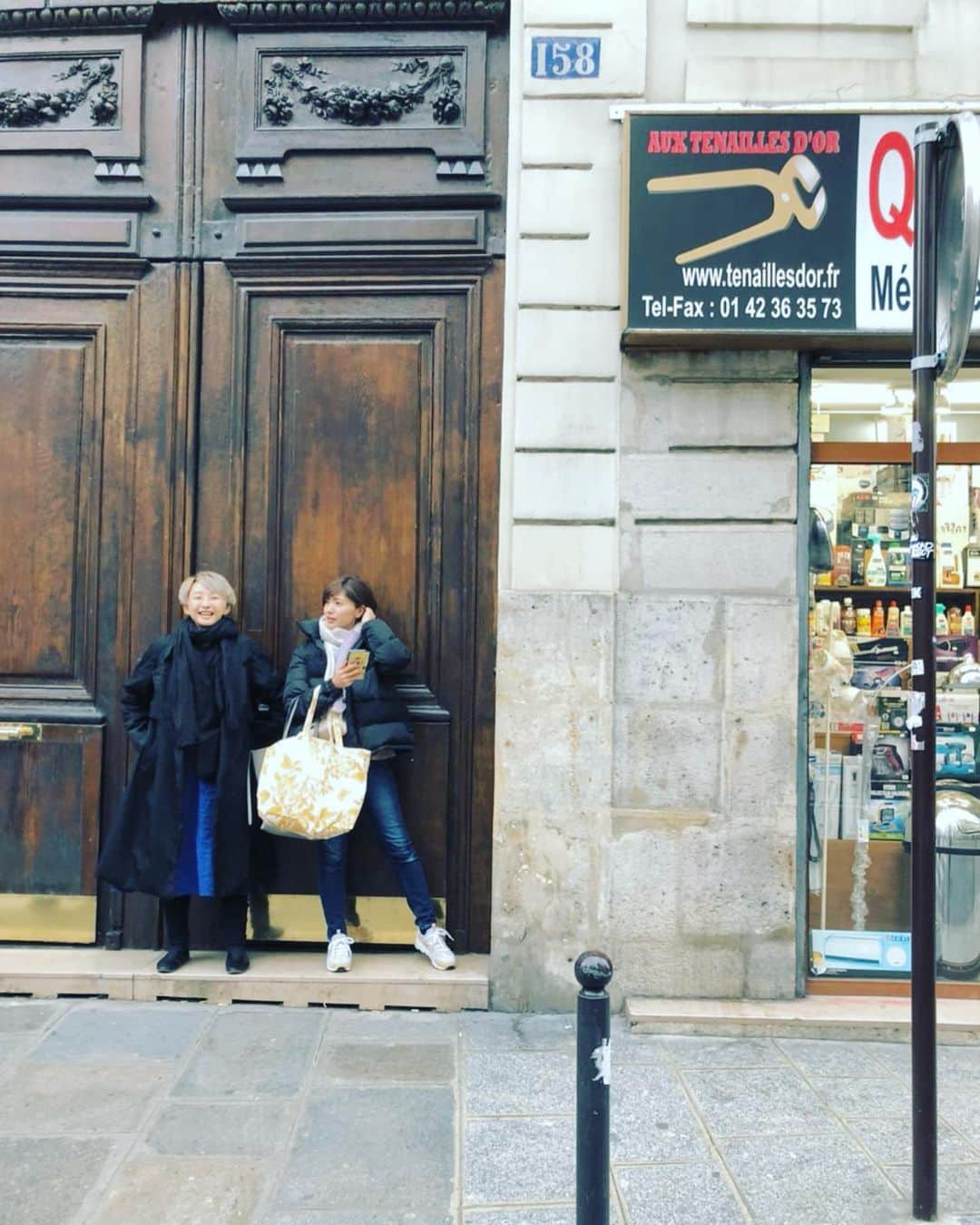 廣瀬規子のインスタグラム：「In Paris🗼 ・ ・ @hamon_clothes デザイナーの @ripple_yohinten くみこさんと、 いつもお手伝い頂いている　@ohhappy_wedding のすながさんとのParis。 ・ 街、人、ファッション、etc..... 色んな刺激を受けています✨ ・ ・ #paris #パリ」
