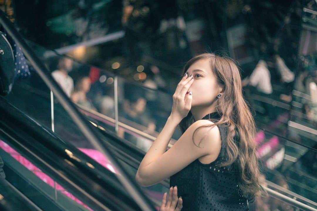 上原りゆきのインスタグラム：「📸 . . #ポートレート #ポートレート女子 #ファインダー越しの私の世界 #カメラ女子 #photo #portraitphotography #photography #canon #camera #cameragirl #cameraman」