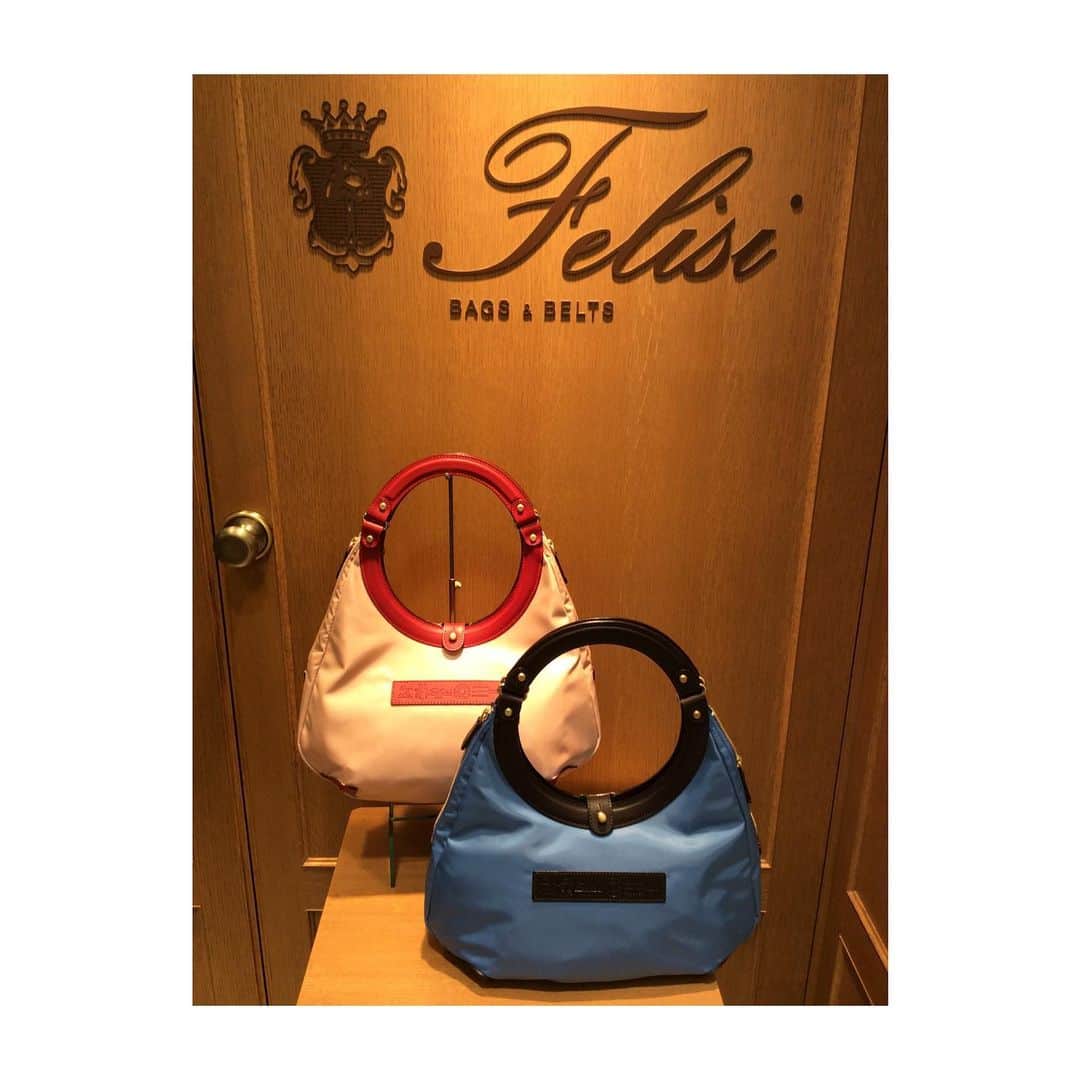 Felisi Japan 〔フェリージ〕さんのインスタグラム写真 - (Felisi Japan 〔フェリージ〕Instagram)「【フェリージ 福岡三越店】 . 福岡三越店のリミテッドカラーをご紹介いたします。 . Mode No. 9333/DS+A (LAPIS×D.BROWN)（L.PINK×RED） Model No. 17/59/DS+NK （T.DOVE×NAVY）（D.BLUE×ORANGE） Model No. 9236/DS+A （D.BLUE×RED）（IVORY×NAVY） . 遊び心のある特別なカラーを、ぜひ店頭でご覧くださいませ。 . . . #felisi #bag #womensbag #rucksack #totebag #limitedcolor #フェリージ #ハンドバッグ #リュックサック #トートバッグ #ヘルメットバッグ #福岡三越 #限定カラー #バッグ #かばん #鞄」2月23日 15時40分 - felisi_japan
