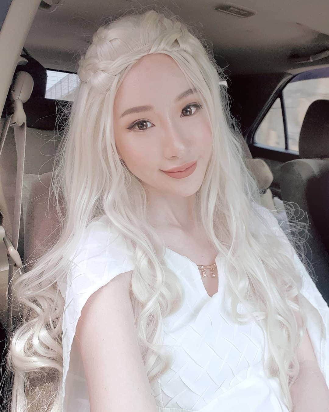 エリッサ・ヤマダのインスタグラム：「@jessbebes' birthday party posts are coming 🧝‍♀️ #KhELeesi」
