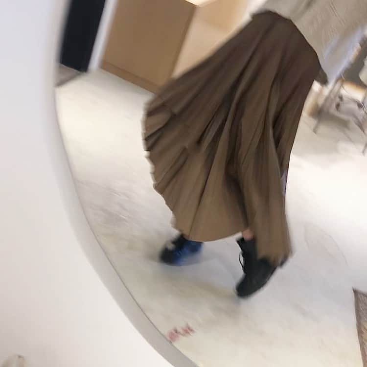 松川あいのインスタグラム：「クラネのお気に入り♡ 動くとかわいいskirt🐪」