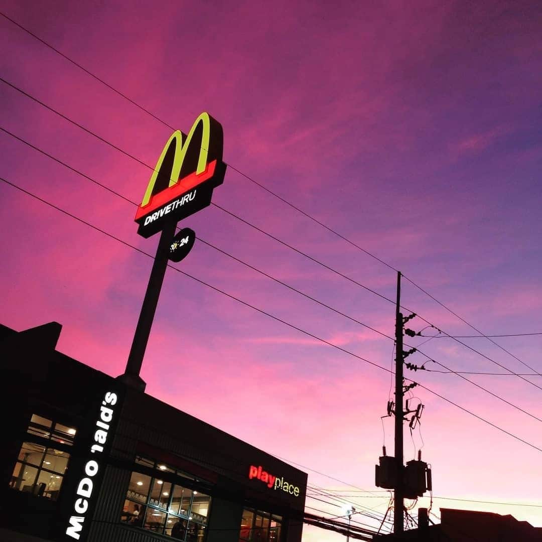 McDonald's Philippinesのインスタグラム：「Heading out? We know exactly where you should go! 😉  Thanks for the cool shot @jen_phonephotography.ph #nofilter」