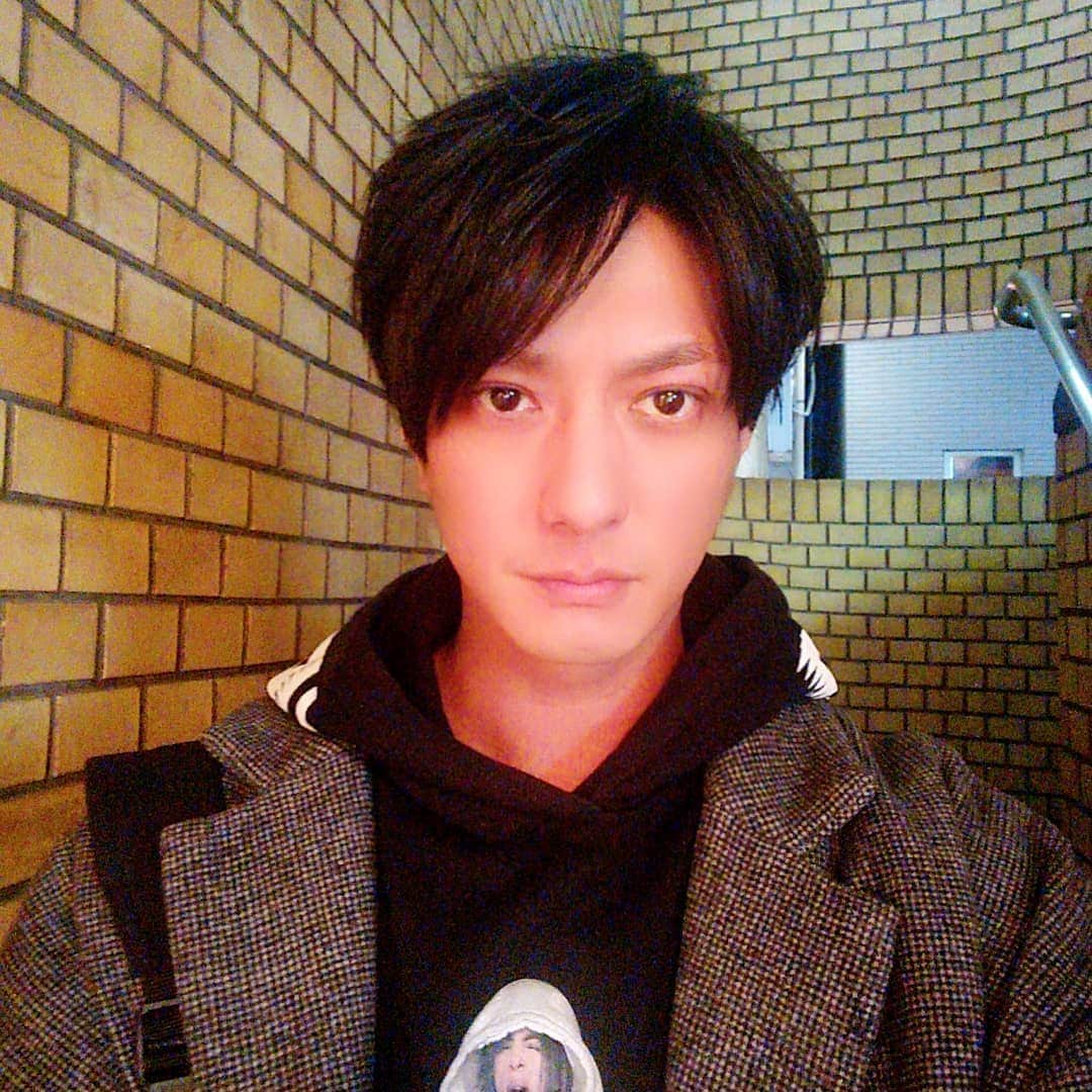 越中睦士さんのインスタグラム写真 - (越中睦士Instagram)「髪切った✂」2月23日 17時21分 - makotokoshinaka
