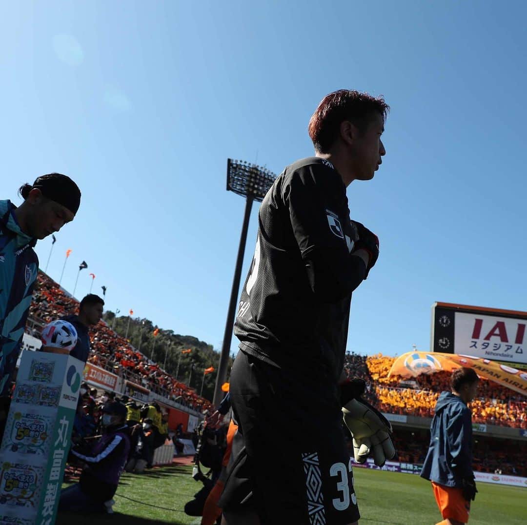 林彰洋のインスタグラム：「Ｊリーグ開幕戦 Away vs清水エスパルス Nice 3 points  もっと良くしていくために❗️ そして少しつづでも前へ🤝 修正します❗️ #jleague #starting #spulse #fctokyo」