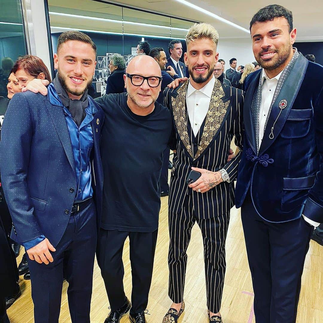 ダヴィデ・カラブリアさんのインスタグラム写真 - (ダヴィデ・カラブリアInstagram)「@dolcegabbana 🎩🇮🇹 #MilanoFashionWeek2020」2月24日 3時33分 - davidecalabria2