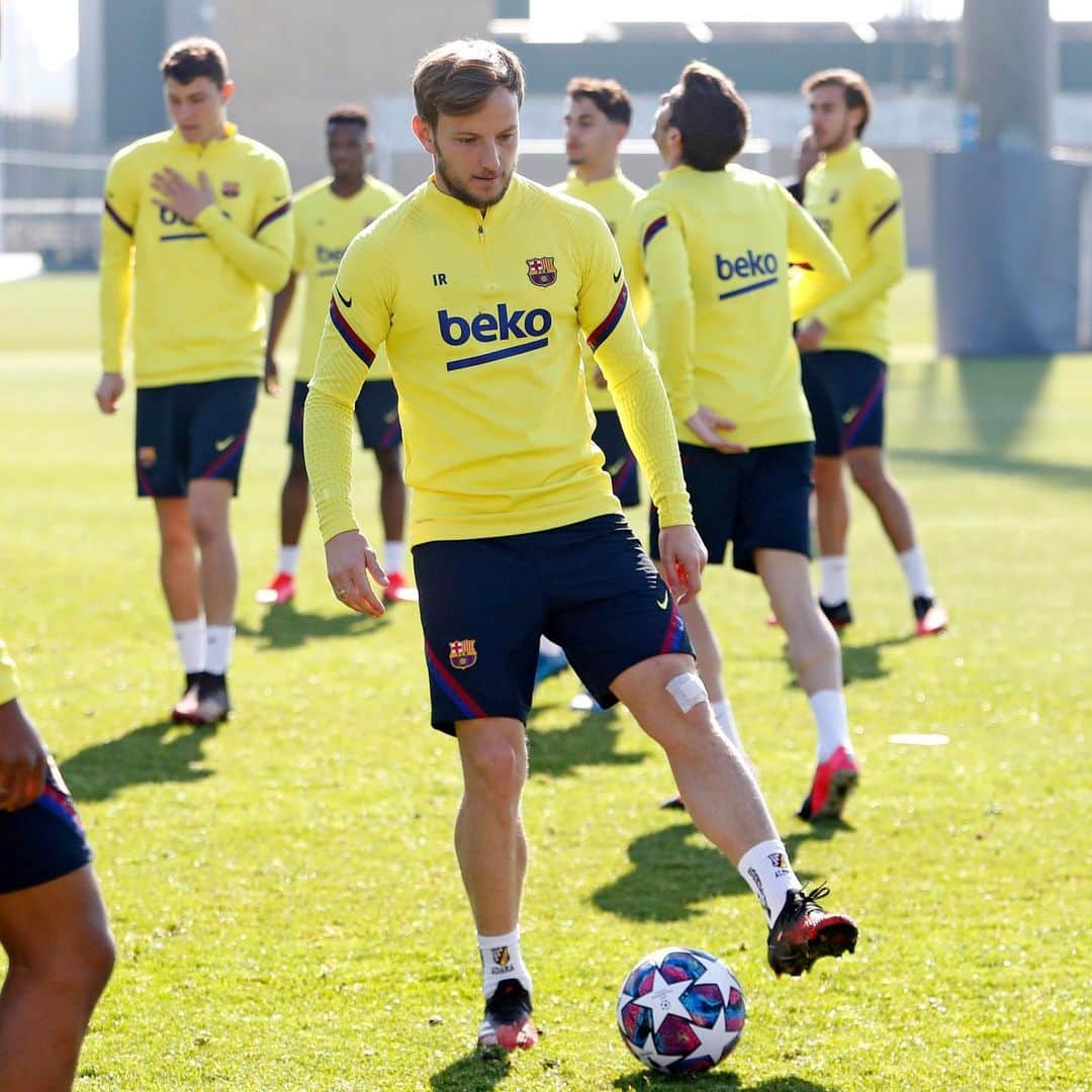 イヴァン・ラキティッチさんのインスタグラム写真 - (イヴァン・ラキティッチInstagram)「Siempre con alegría, viene la @championsleague 😃⚽️💪」2月24日 3時42分 - ivanrakitic