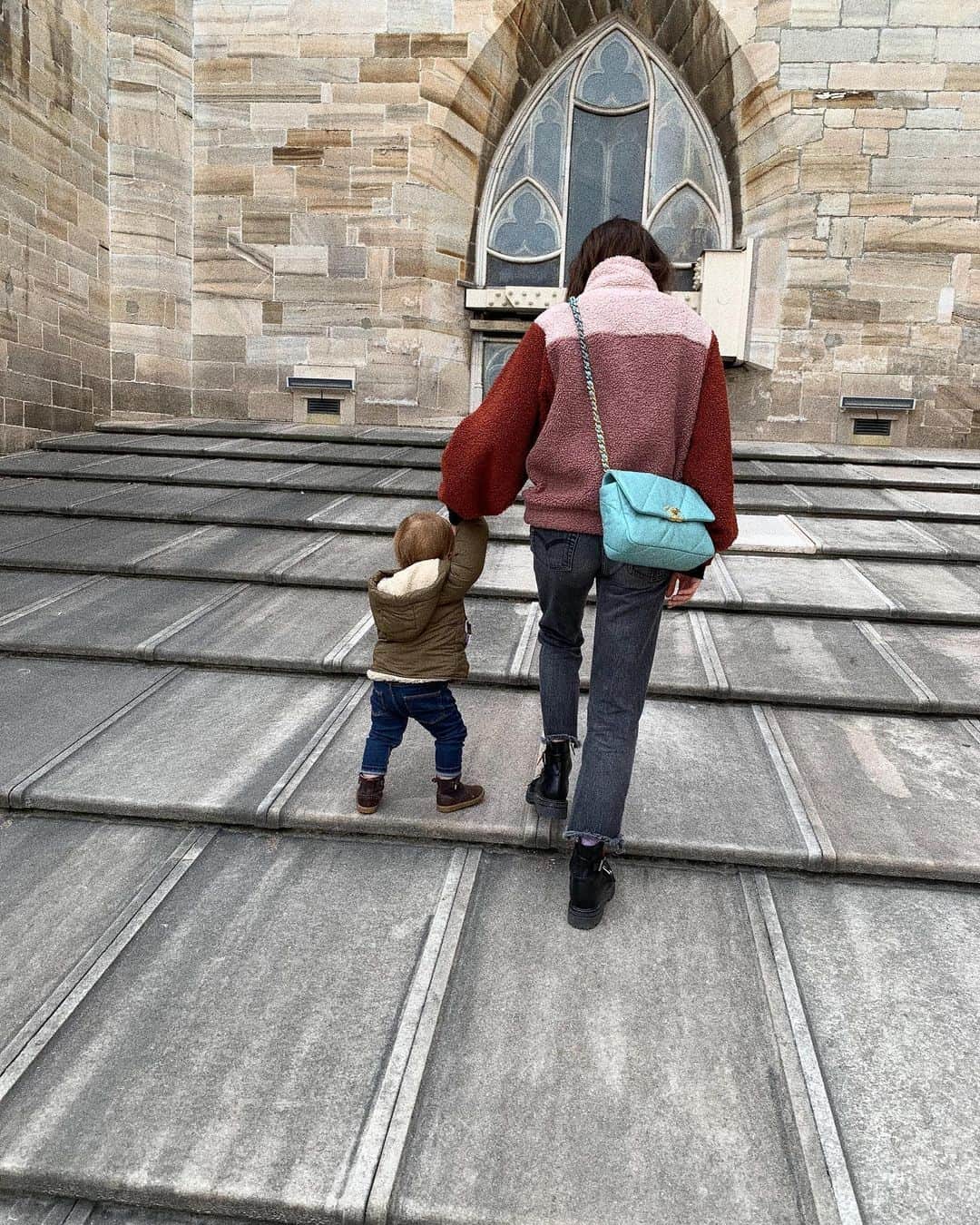 マチルダ・ルッツのインスタグラム：「It’s the little steps that make a journey a beautiful one. Where are we all running to? #allgoodthings #needtime #withyoueverystepoftheway #iloveyou」