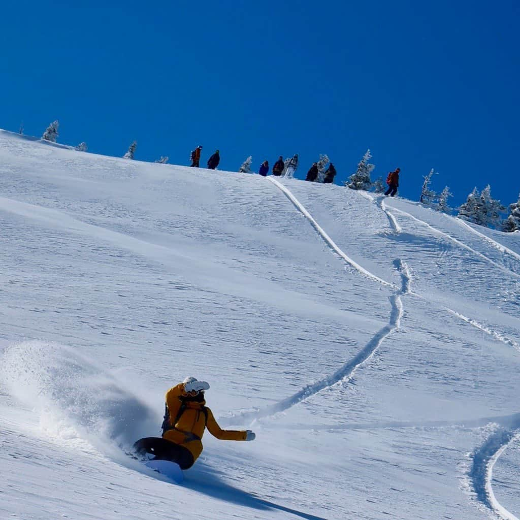 Burton Japanさんのインスタグラム写真 - (Burton JapanInstagram)「スプレー女子、降旗由紀。Photo: Sei #RidingIsTheReason #AnonOptics #RideTohoku」2月23日 19時43分 - burtonjapan