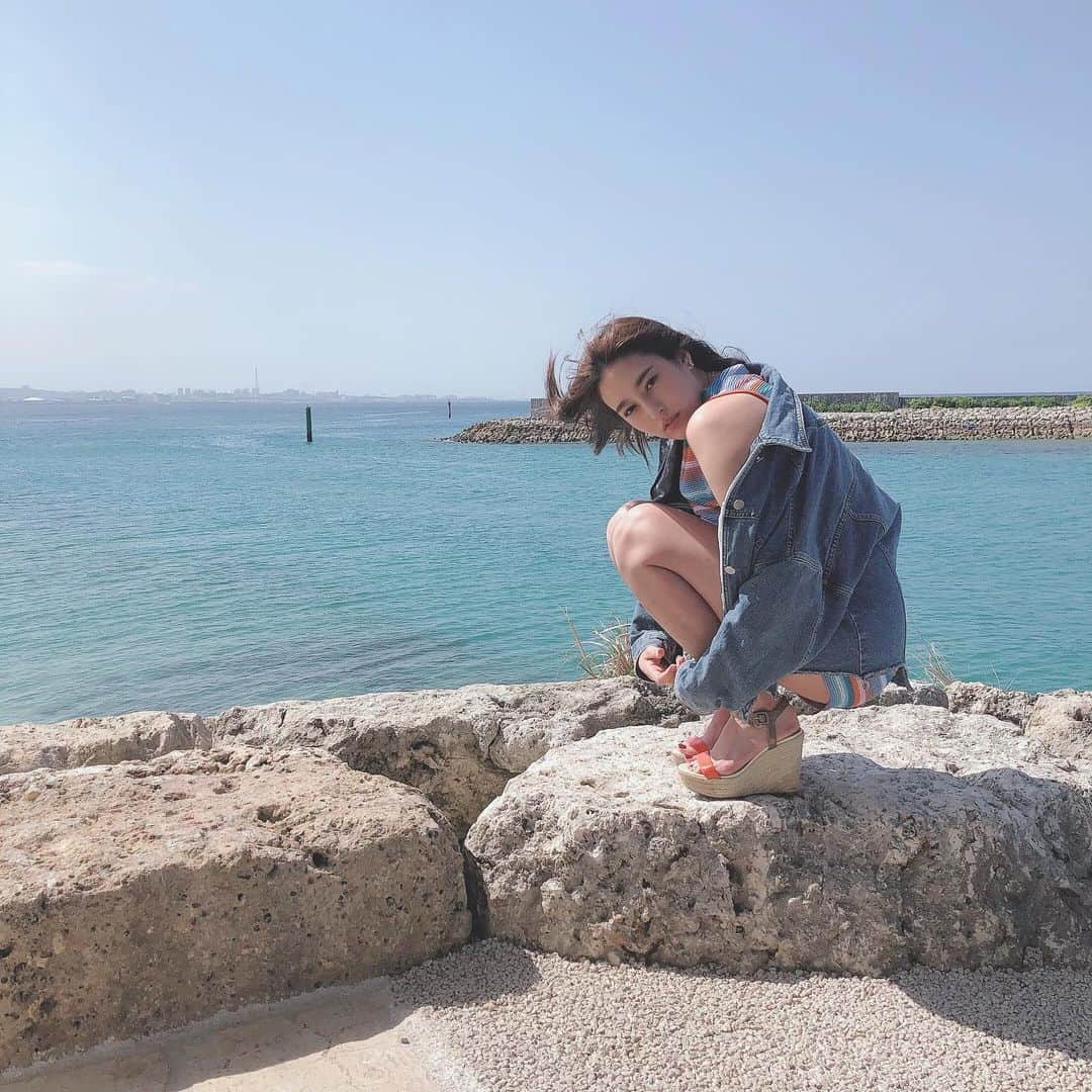 平田梨奈さんのインスタグラム写真 - (平田梨奈Instagram)「The weather was really nice and the ocean was sooo blue 💙 #Okinawa #那覇 #沖縄  着てるセットアップは　@beautifulsail_official  だよ！#hirafashion」2月23日 20時00分 - hirari_official