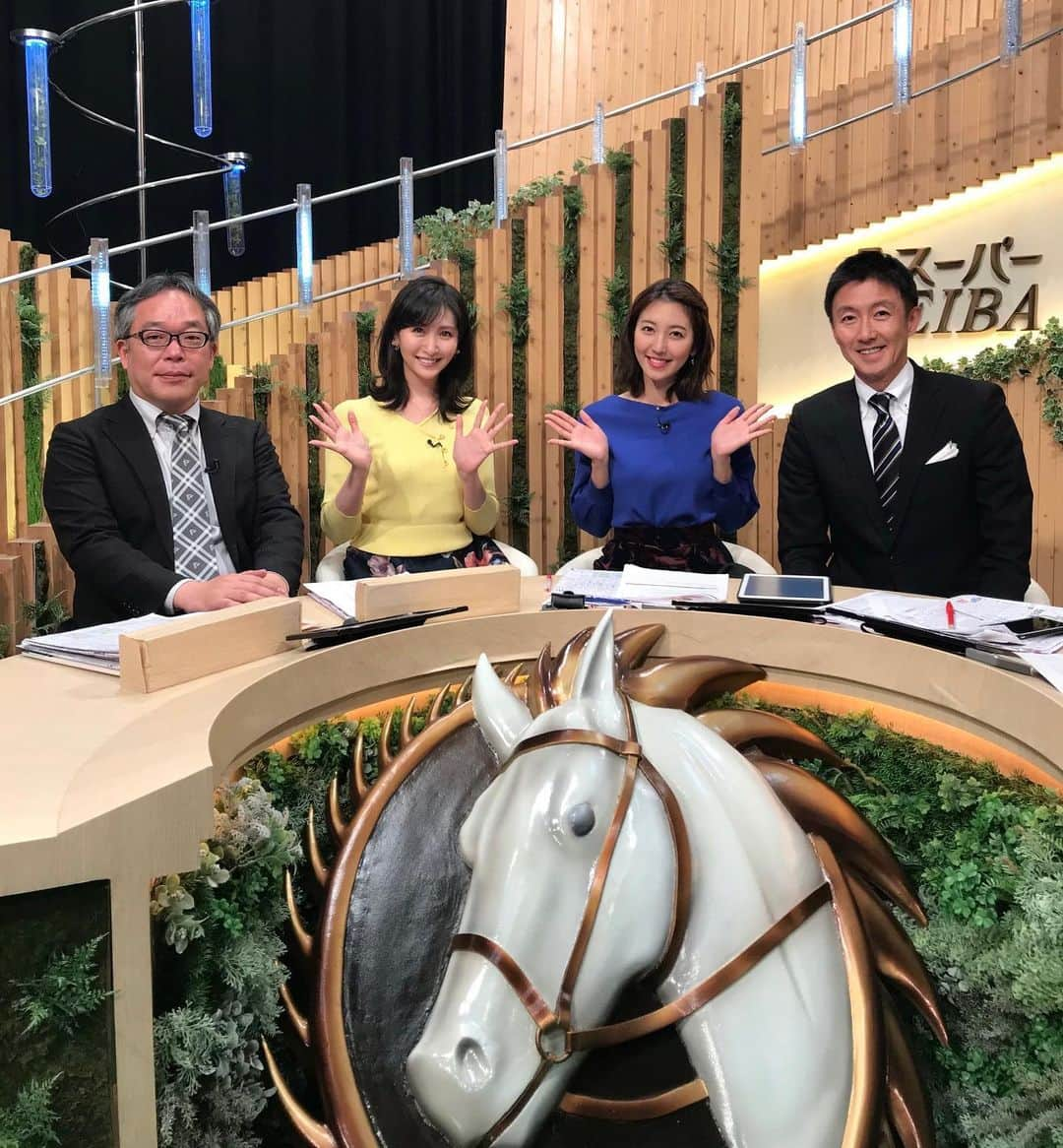 横山ルリカさんのインスタグラム写真 - (横山ルリカInstagram)「. BSスーパーKEIBAありがとうございました🏇✨ フェブラリーSは、モズアスコットが史上5頭目の芝&ダートG１制覇達成🎉 私は◎サンライズノヴァとモズアスコットの二頭軸マルチにしていましたが、 16人気ケイティブレイブを入れられず馬券はチーンでした😯 初G１挑戦の長岡騎手の魂の騎乗にも震えました🔥 . MC福原さん・陽子ちゃん、 競馬エイトの片桐さんと🐴✨ . #BSスーパーKEIBA #フェブラリーS #モズアスコット」2月23日 20時07分 - rurika_yokoyama_official