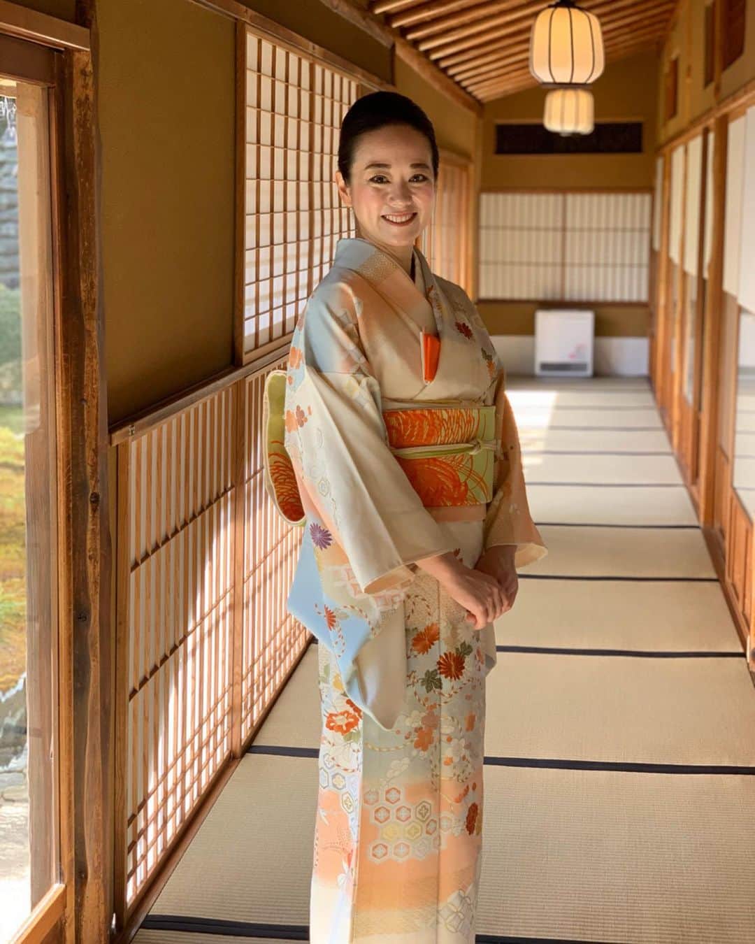沢瀉美緒さんのインスタグラム写真 - (沢瀉美緒Instagram)「※ ※ Kimono day in Kyoto 💛 . Kimono coordinate ✨ . 嵐山の吉兆さんでの装い✨ . 訪問着は先日と同じですが、 帯などの小物を別のものにしました。 . がらっと印象が変わるものですね〜。 . . #kimonomio #kimono #和装 #着物 #arashiyama #嵐山 #嵐山吉兆 #京都吉兆 #ミオログ #着物好きな人と繋がりたい」2月23日 21時02分 - mio_omodaka