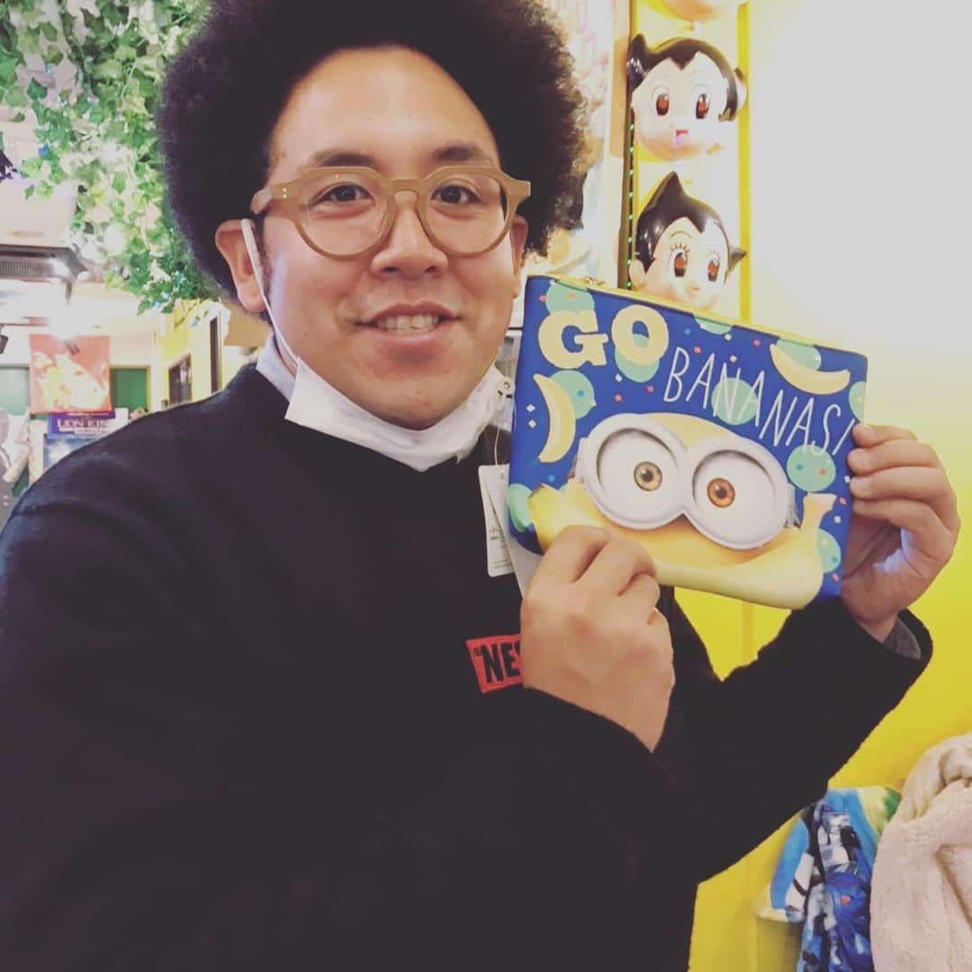 大和田健介さんのインスタグラム写真 - (大和田健介Instagram)「#新横浜　#アソビバtoyscafe に #ディズニー　パークの王子様💕🌞🌞 #うえちゃん　が　アソビに来てくれました❗️❗️ #横浜アリーナ　で開催した #美女と野獣　コンサートの帰りに よってくださったみたい🌞💕💕💕💕 #まんぷくフーフ　のお二人も きてくださいました🌞🌞🌞🌞 アソビバtoyscafe の　#ライオンキング #ムファサ　と　#うえちゃん はじめて対面できました💕💕🌞 #冨田佳輔　も　ご縁をありがとう😊  #うえっこ #大和田伸也　と　#大和田健介　#まゆくーまん  #アソビバトイズカフェ #disney #ディズニーパーク #ディズニーランド　#ディズニーシー #dオタ　#カフェ　#喫茶店 #おもちゃカフェ　#スターウォーズ 　#アイアンマン　 #仮面ライダーゼロワン 🟡🟡🟡🟡🟡 #映画カフェ #アメコミ　#アソビバ #toys」2月23日 21時01分 - oowada_kensuke