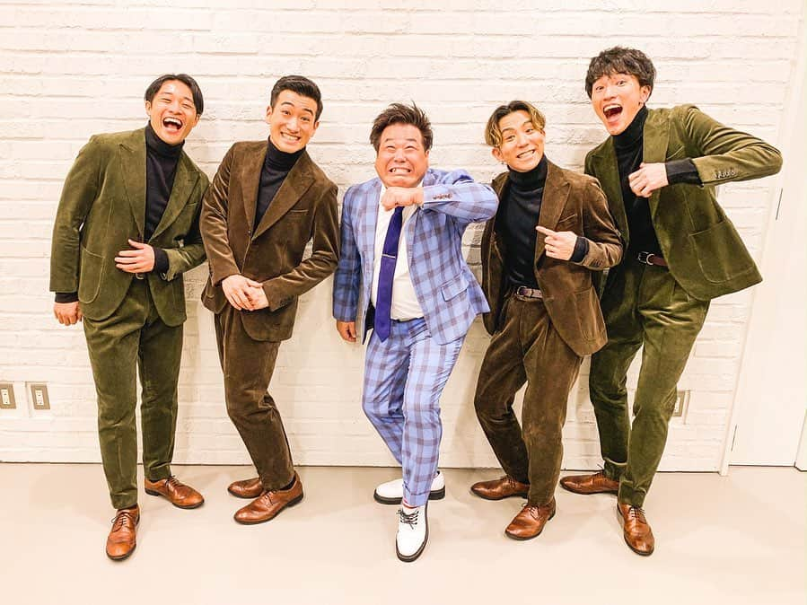 s**t kingzさんのインスタグラム写真 - (s**t kingzInstagram)「Have you already seen our performance on TV show?﻿ Horned to collab with Japanese comedian "IWAHASHI"!﻿ If you missed it or wanna see it again, go to see our official Youtube Channel🔥﻿ ﻿  日本テレビ系列「行列のできる法律相談所」﻿ プラスマイナス岩橋さん × s**t kingzによる、【クセ芸 × ダンス】のスペシャルコラボ‼️﻿ ﻿ 皆さん、ご覧頂けましたか🤷🏽‍♂️⁉️✨﻿ ﻿ 岩橋さんの"クセ"をサンプリングした﻿ オリジナル音源を制作し、﻿ シッキンのダンスとスペシャルコラボが実現🕺🔥﻿ ﻿ こちらのコラボダンスを﻿ 「見逃しちゃった...」﻿ 「もっとじっくり観たい」﻿ 「あのクセはどんな風にやってるの？」﻿ ﻿ と思った、そこのあなた‼️﻿ ﻿ なんと、シッキンのOfficial YouTubeチャンネルにて、番組放送で披露したコラボダンスのリハーサル映像を配信します‼️﻿ ﻿ あのクセをもう1度...😂﻿ シッキンYouTubeチャンネルを今すぐチェック🔥﻿ ﻿ ﻿ ﻿ ◆music： @masaki_tomiyama_tokyo ﻿ ﻿ #stkgz #シッキン ＃シットキングス　#プラスマイナス #岩橋 #行列のできる法律相談所 #クセ芸﻿ ﻿ ﻿ 日本テレビ系列「行列のできる法律相談所」2/23 日曜よる9時00分～9時54分 放送」2月23日 21時37分 - stkgz_official