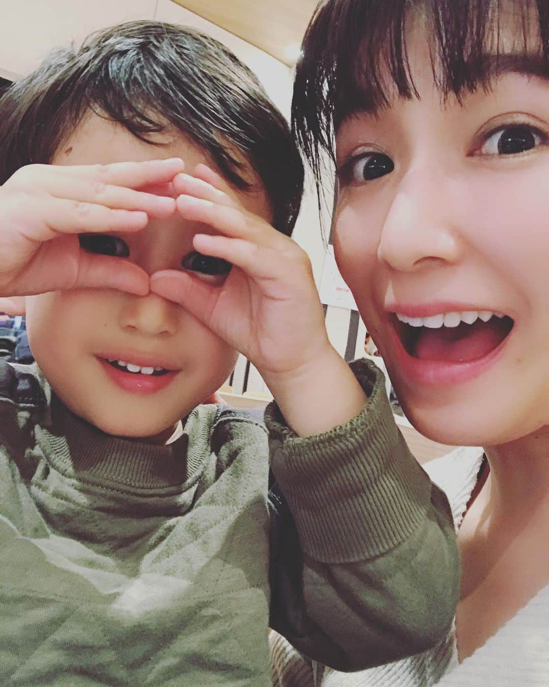 小西ゆりなさんのインスタグラム写真 - (小西ゆりなInstagram)「パンダ🐼うさぎ🐰コアラ🐨〜♫ のパンダポーズなんだってさ。 #小西ゆりな #男の子ママ #親子ショット #3歳男の子 #三連休 #コロナは怖いが出かけたい #パンダうさぎコアラ #パンダポーズ」2月23日 21時38分 - yurina_konishi