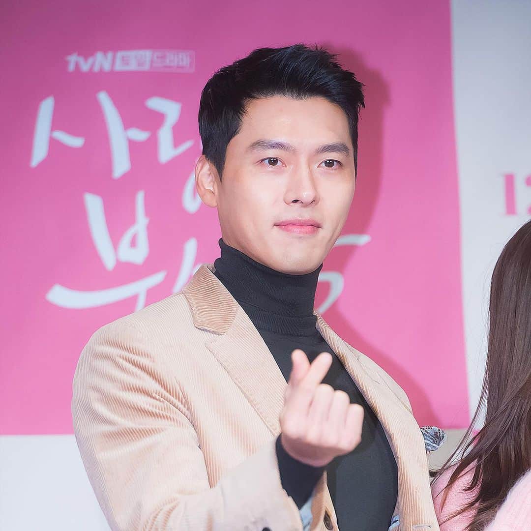 ヒョンビンのインスタグラム：「[2019.12.09] Crash Landing on You Press Conference ☆ —— #crashlandingonyou #사랑의불시착 #hyunbin #현빈 #ヒョンビン #玄彬 #sonyejin #손예진」