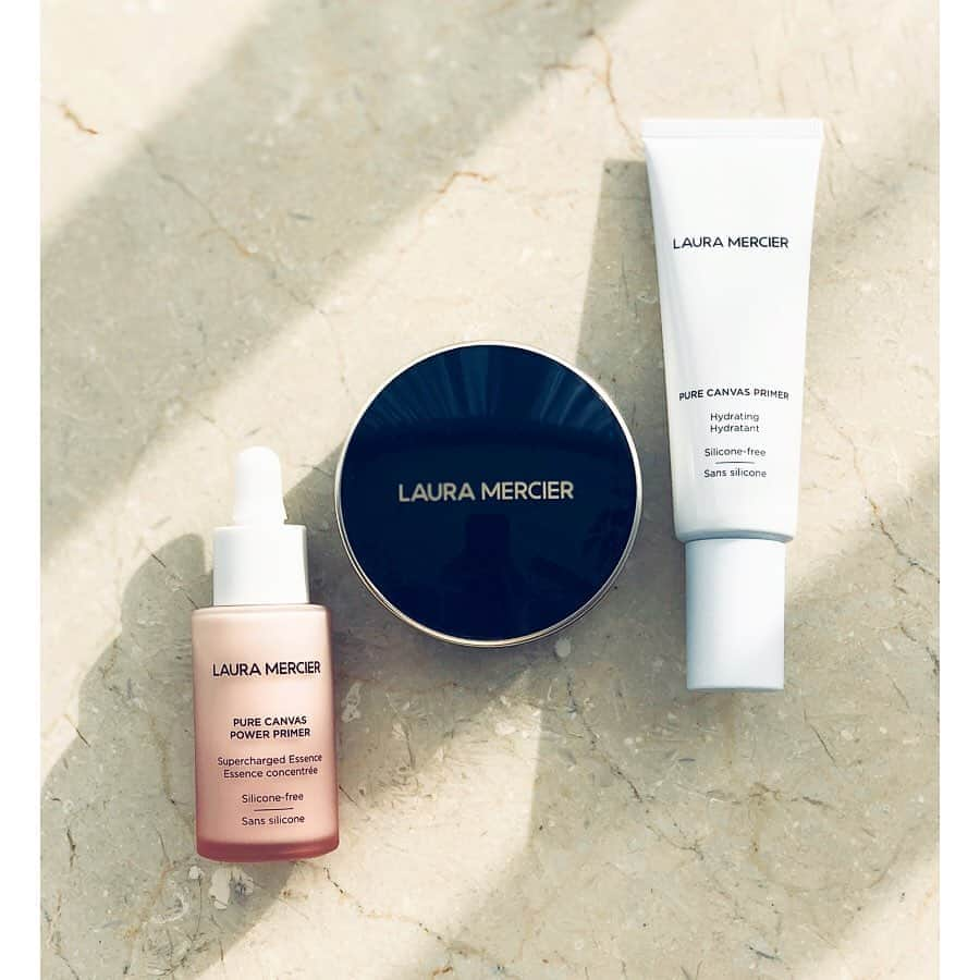 西山真以さんのインスタグラム写真 - (西山真以Instagram)「* 3/4(水)より発売の　@lauramercier の 新作クッションファンデとプライマー。 肌悩みはしっかりカバーしつつも軽やかな仕上がり、素肌感が残る＂生っぽ絶頂肌“ にしてくれるこのクッションファンデ。 ダイヤモンドパウダーが配合されていて、動く度にキラキラと繊細に輝きより艶肌に見せてくれるんです✨  プライマーはなりたい肌別に6種ある中から、濃密な美容成分配合でエイジングケアタイプのスーパーチャージドエッセンスと、 この時期の乾燥対策として保湿力のいちばん高いタイプのハイドレーティング、の2種を選んでみました。 下地って重要だなぁと最近ようやく気づきプライベートメイクでも使い始めています。  写真2.3枚目のリップは、今季マストカラーのブラウンと、春夏に映えそうな明るめレッド。 見た目より塗ると意外にもシアーな感じなので塗りやすい☺︎ メイクも少しずつ春の準備🌸 . #lauramercier  #ローラメルシエ #2020  #フローレスルミエールラディアンスパーフェクティングクッション #ピュアキャンバスプライマー #ルージュエッセンシャルシルキークリームリップスティック」2月23日 21時54分 - mai0830