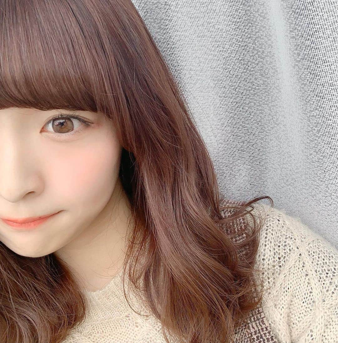 のインスタグラム：「・ #カラー #ピンクブラウン #ピンクベージュ #ピンクヘアー  #サロンモデル #撮影モデル #フリーモデル #サロモ #モデル #関西サロモ #셀카 #셀피 #셀스타그램 #메이크 #메이크업 #hair #make #makeup #lovers_nippon_portrait #salonmode」
