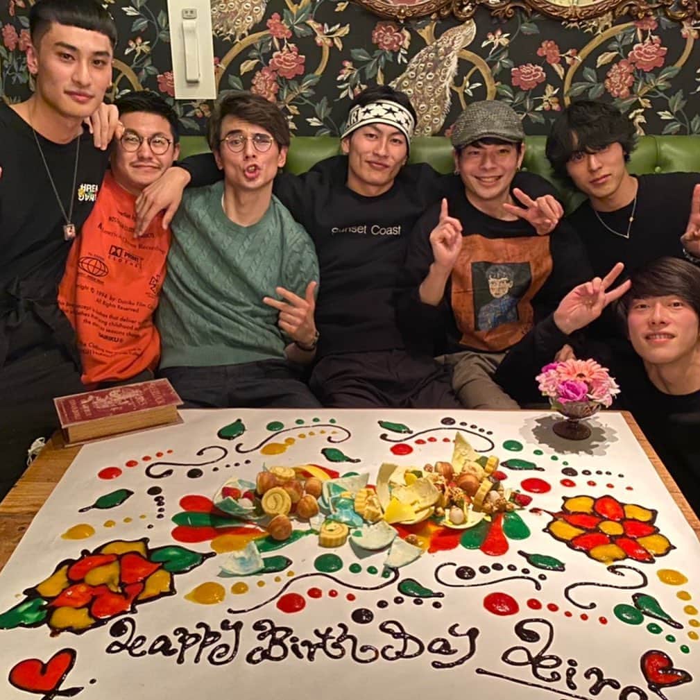 岡本至恩のインスタグラム：「Happy bday ぶろ」