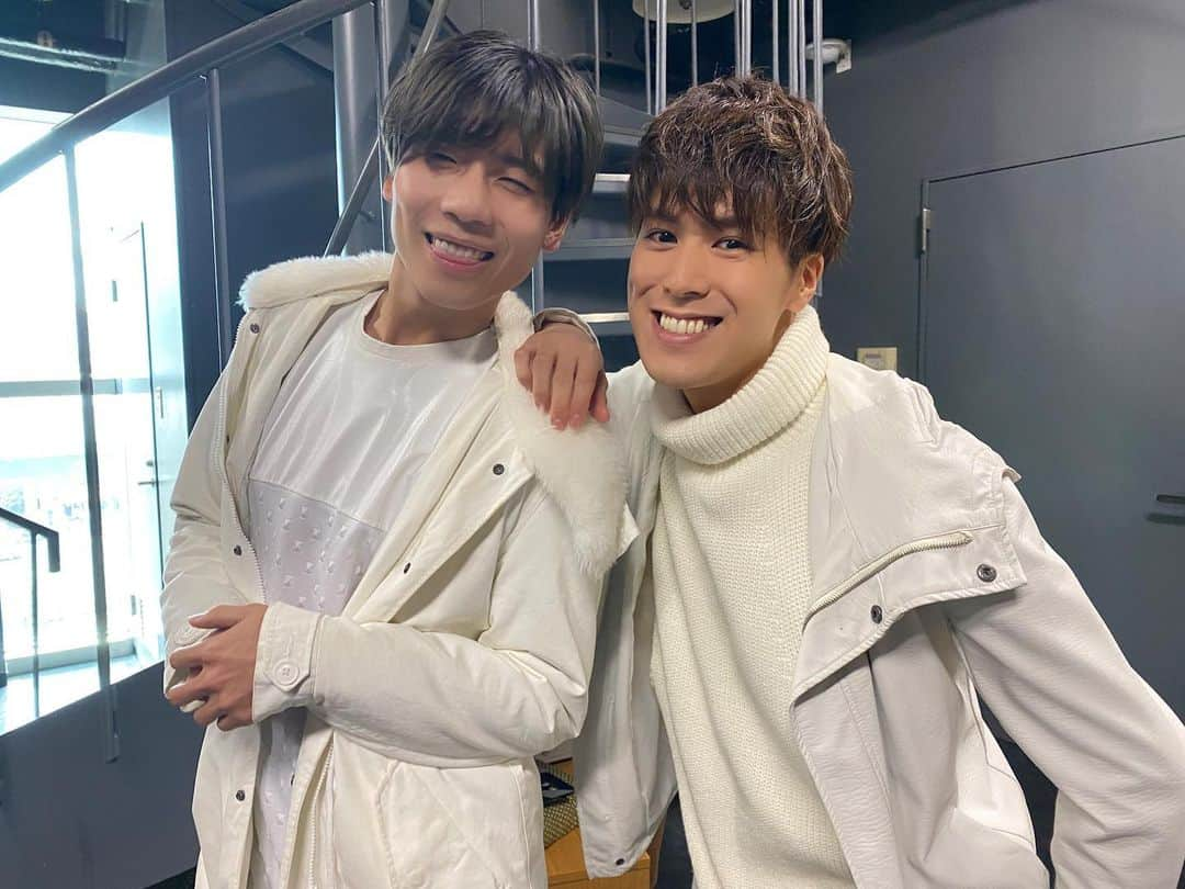 BOYS AND MENさんのインスタグラム写真 - (BOYS AND MENInstagram)「BOYS AND MEN ツーマンライブ🎤🕺🏻 ありがとうございました🥳  #ボイメン #平松賢人 #吉原雅斗 #BMK #スペシャルゲスト #米谷恭輔 #中原聡太 #三隅一輝 #松岡拳紀介 #佐藤匠」2月23日 22時15分 - boysandmen_official