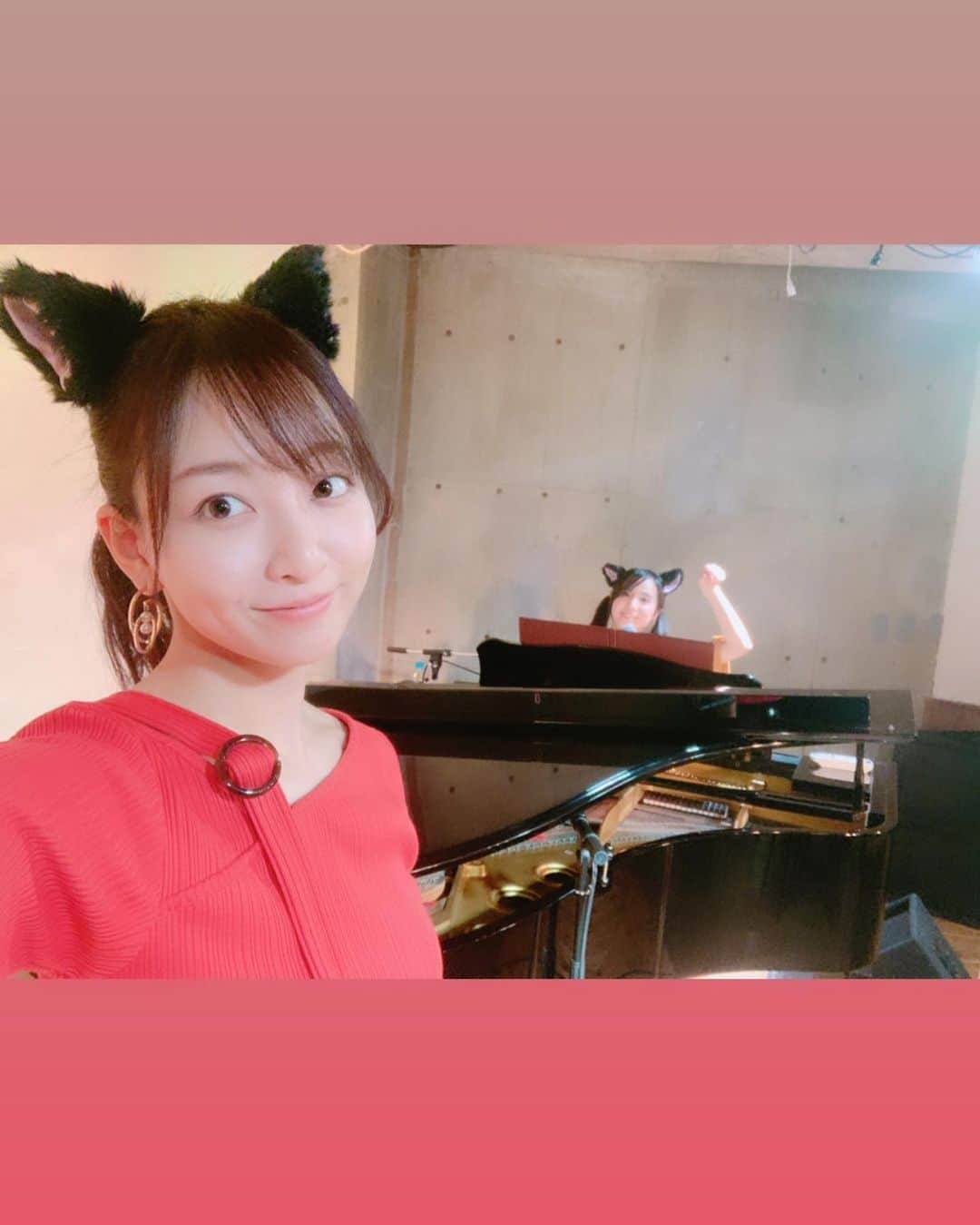 長谷川萌美さんのインスタグラム写真 - (長谷川萌美Instagram)「. . yesterday🐈❤️ . .  #猫の日 #下北沢 にて Bitter & Sweet EVENT #ビタイベ でした！🎹🎸 . .  #カバー曲 #弾き語り 🎼 たくさんの曲と出会えて 勉強になりました！ありがとうございました！ . 猫キャラお題お絵かきプチコーナーも！ 童心に戻ってたまに絵を描きたい👧 . 次回は3/14 #ホワイトデー 開催です💙🤍 . チケット発売中❗️ 初めての方でも大丈夫！ぜひお越し下さい！☺️ . .  #ビタスイ #ライブ #live #comcafe音倉 #音倉 #イベント #event #定期開催」2月23日 22時25分 - moemi_hasegawa