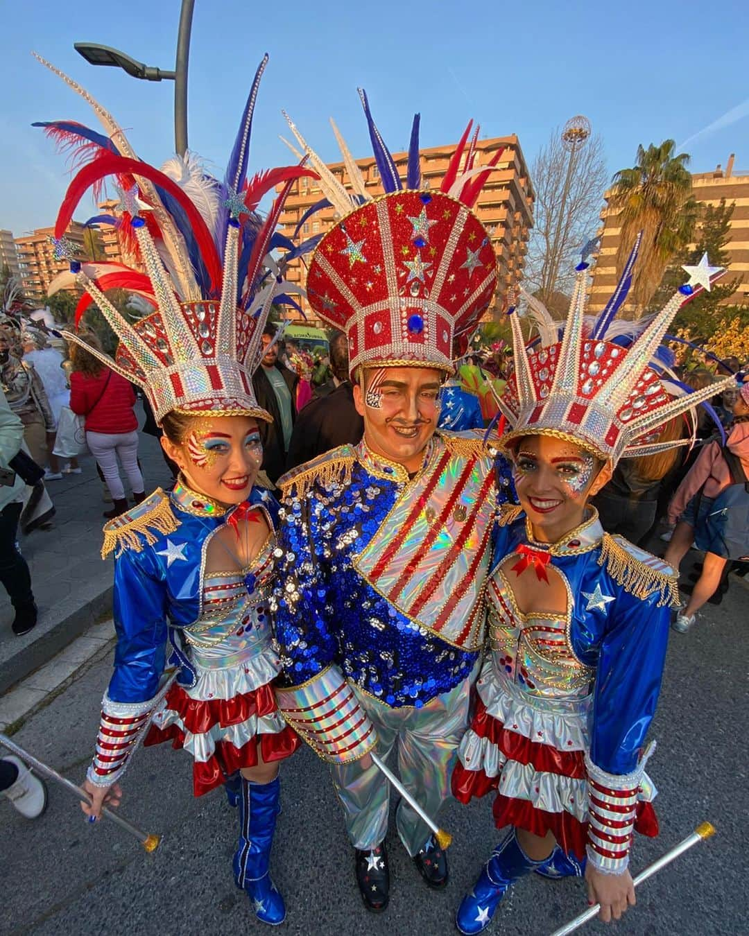 上枝恵美加さんのインスタグラム写真 - (上枝恵美加Instagram)「Carnivaaaaal❤️ ． #tarragona  #carnaval2020 #igerstgn #🇺🇸 @latarracodeluxe」2月23日 22時49分 - emika_kamieda