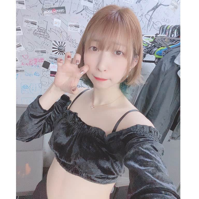 佐藤梨菜のインスタグラム：「この日の前髪とても好きだった🐈  #FEAM #アイドル #前髪 #いいね #フォローミー #좋아요 #좋아요환영 #팔로우미」