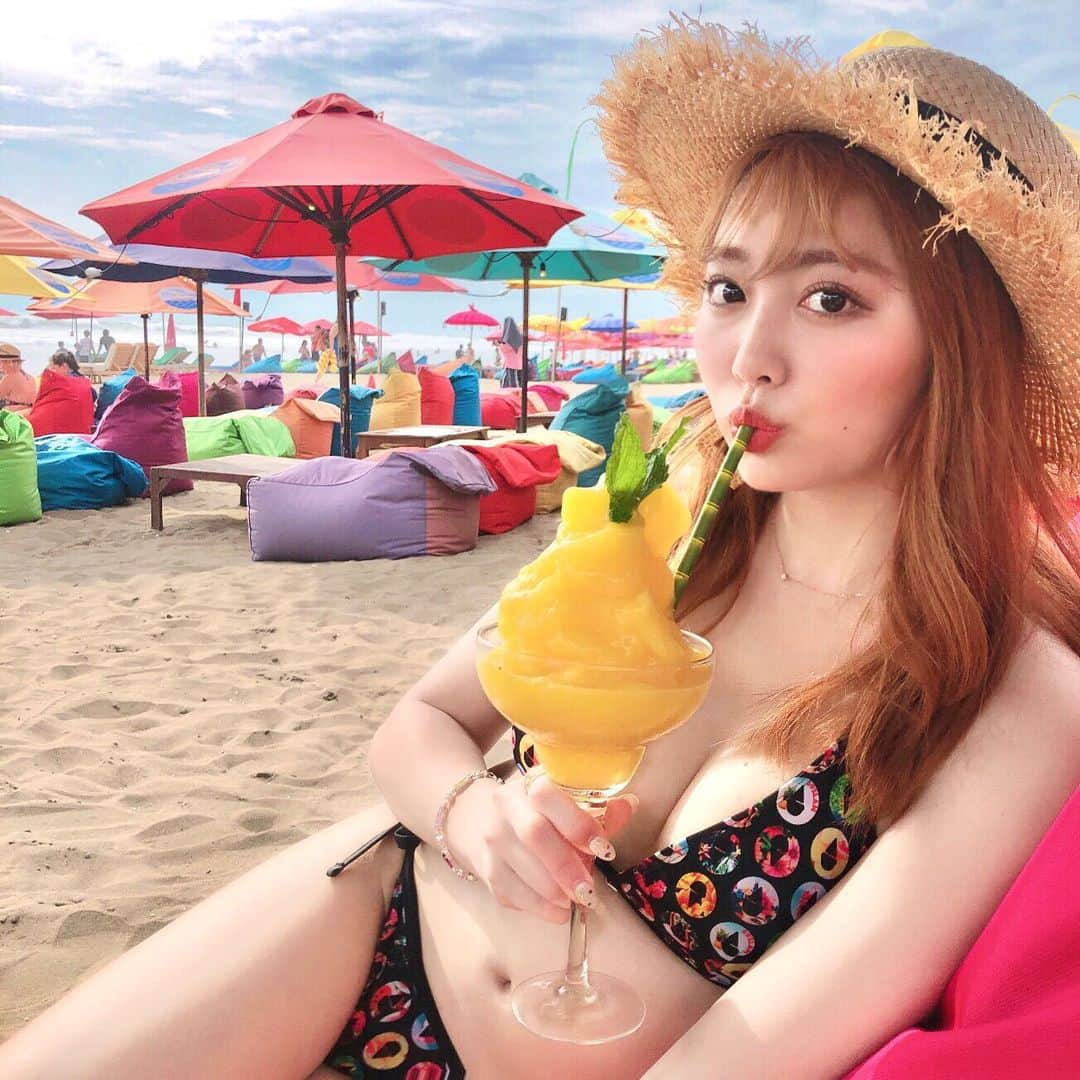 みうらうみさんのインスタグラム写真 - (みうらうみInstagram)「ここ大好きなレインボーだらけでかわいすぎた🌈🏝 . . . #バリ島 #バリ #旅行 #バリ旅行 #海 #sea #bali #南国リゾート #南国 #ビーチ #beach #レインボー #rainbow #🌈 #🏝」2月24日 0時07分 - miuraumi1207