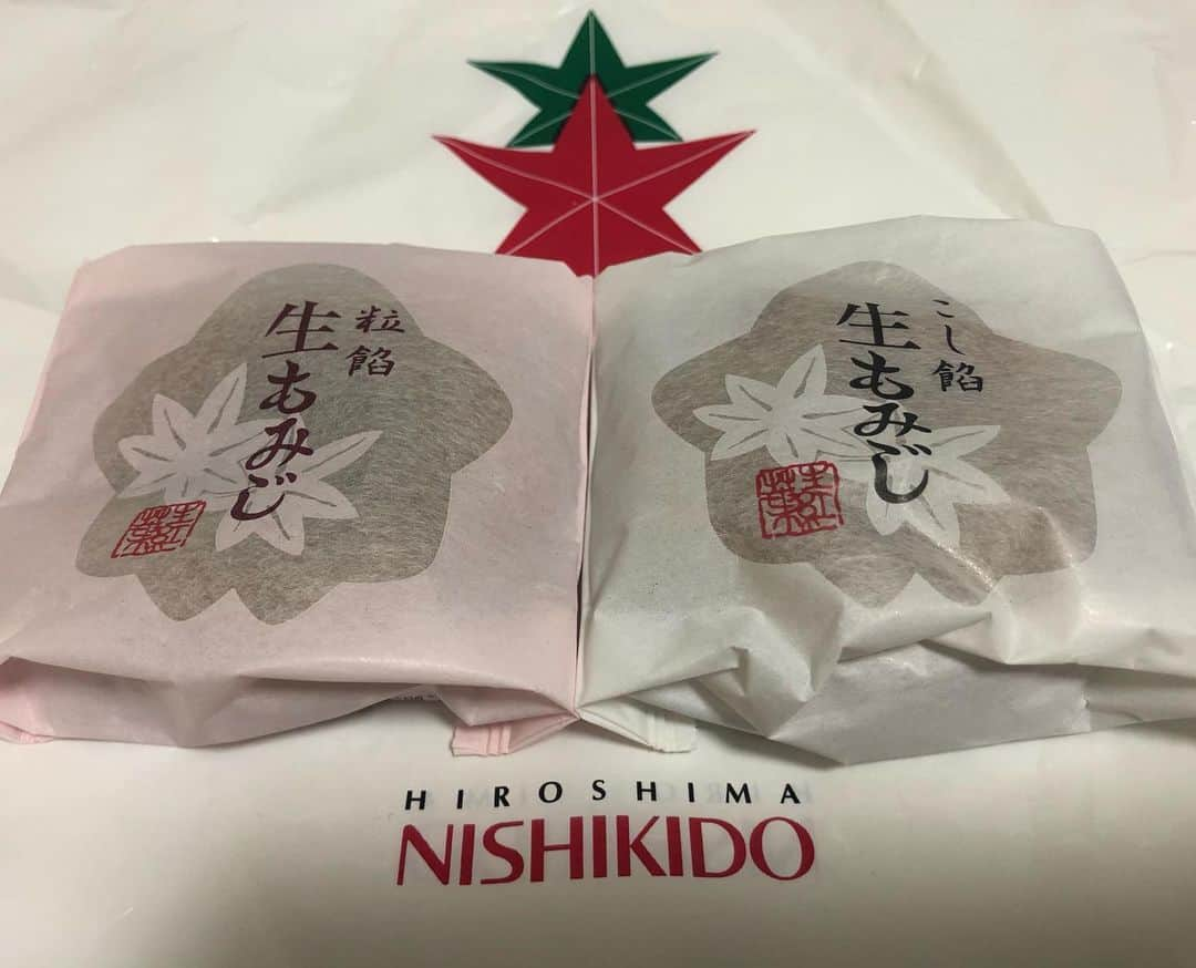 岡安弥生さんのインスタグラム写真 - (岡安弥生Instagram)「広島に出張したときは必ずお土産で買う、にしき堂の生もみじまんじゅう🥰✨モチモチで、大好き💕#広島#にしき堂 #生もみじ#大好き#モチモチ#美味しい」2月24日 0時28分 - yayoin3