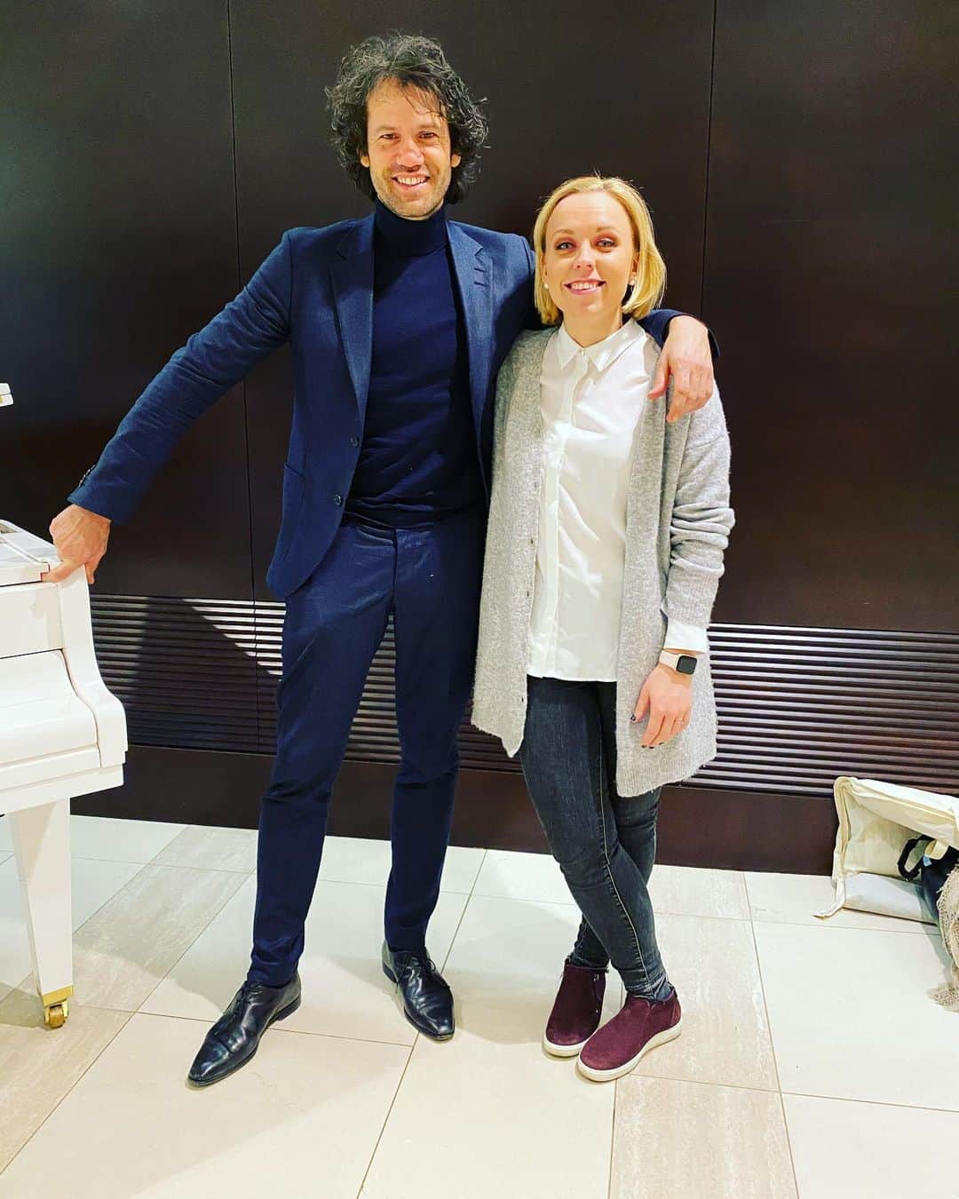 ティーネ・ティング・ヘルセットのインスタグラム：「Happy soloist and maestro! What a great week it has been! Thank you @mn_orchestra and @eivindgj 🙏🤩 #tomasi #grieg」