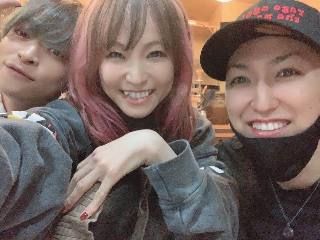 Lisaさんのインスタグラム写真 Lisainstagram Mahさんの目が少女漫画 デビルのお化粧とったら少女漫画 Thdeyewallnight Mahfromsim Oraltakuya Tewn Lisa オーラル Sim 2月24日 0時47分 Xlisa Olivex