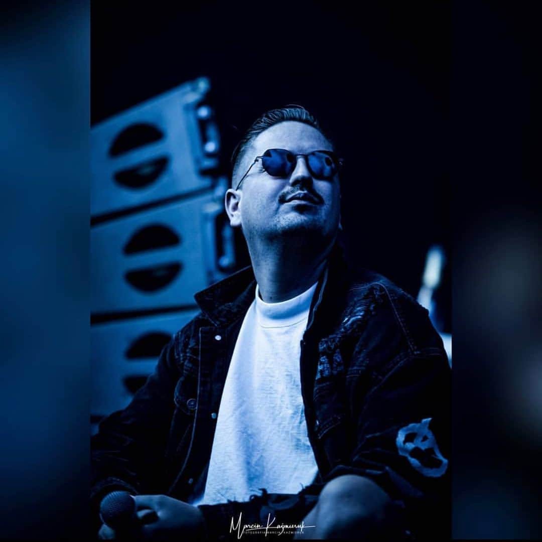 ロビン・シュルツのインスタグラム：「I‘m Blue...🎶 . 📷 @marcin4funphotos」
