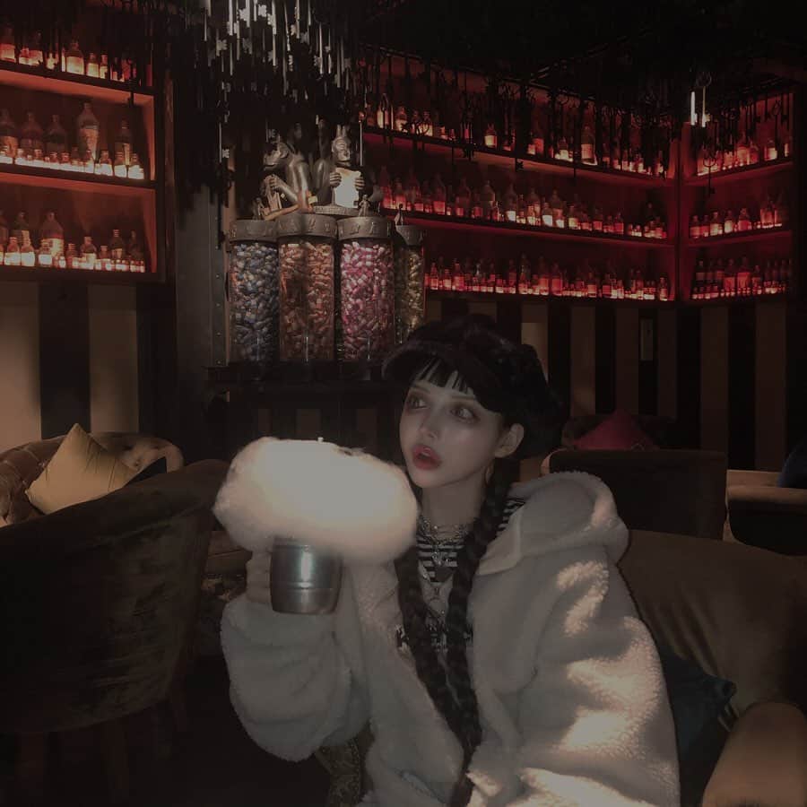 のインスタグラム：「🧚🏾🔩🧚🏽‍♂️🔨 ・ 秘密基地  2個前の投稿と同じ日なのバレるね」