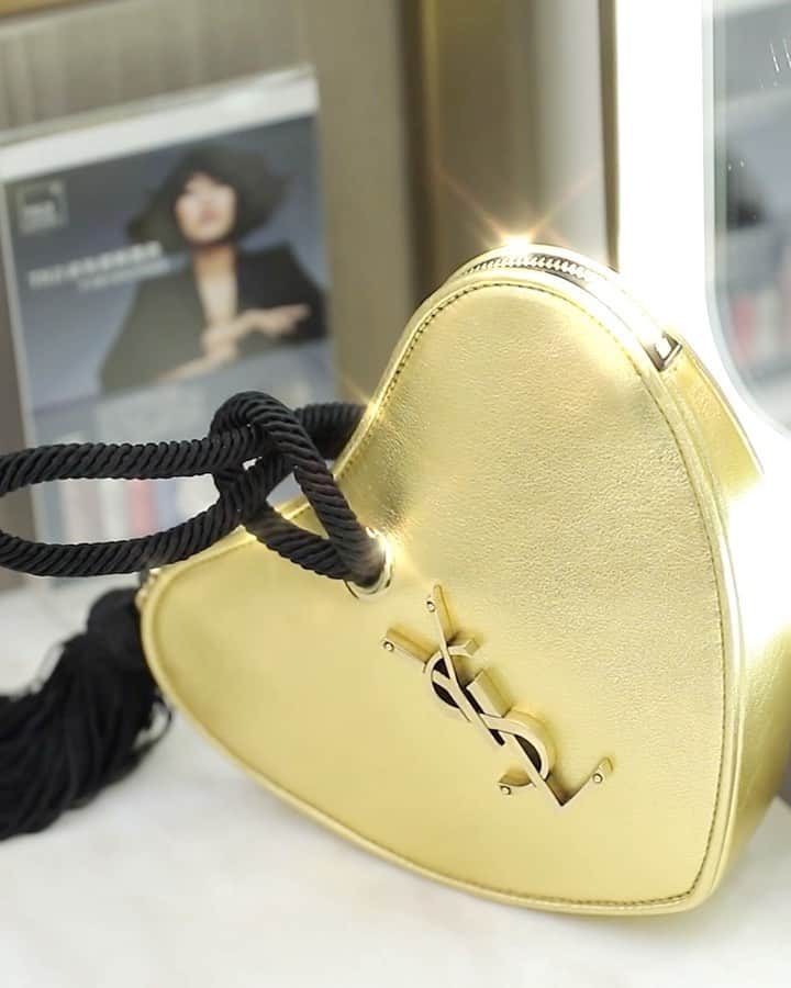 RJMStyleのインスタグラム：「GOLDEN 🖤」