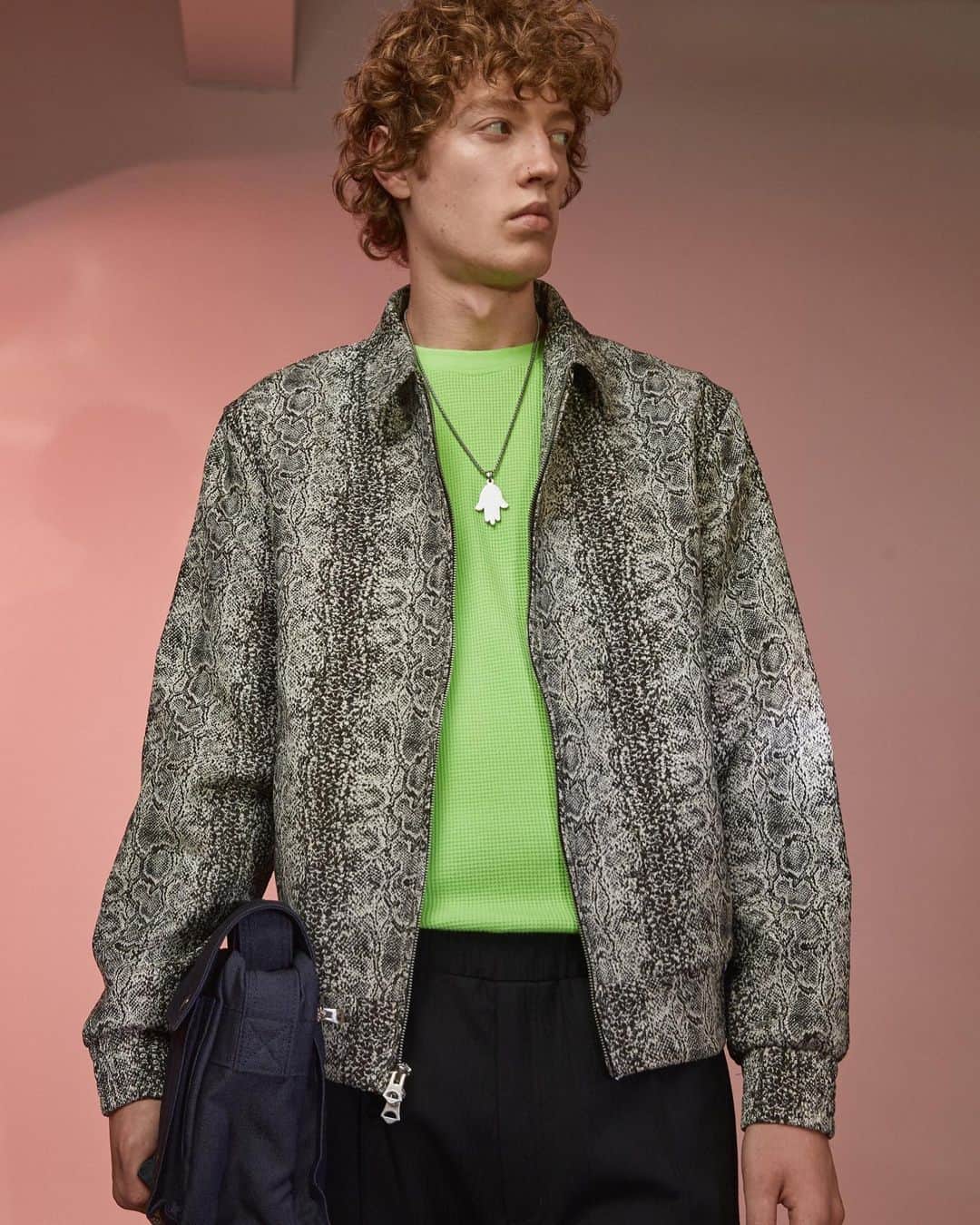 オバディア&サンズのインスタグラム：「🐍 Metallic Python Emperor Jacket available 2/25.」