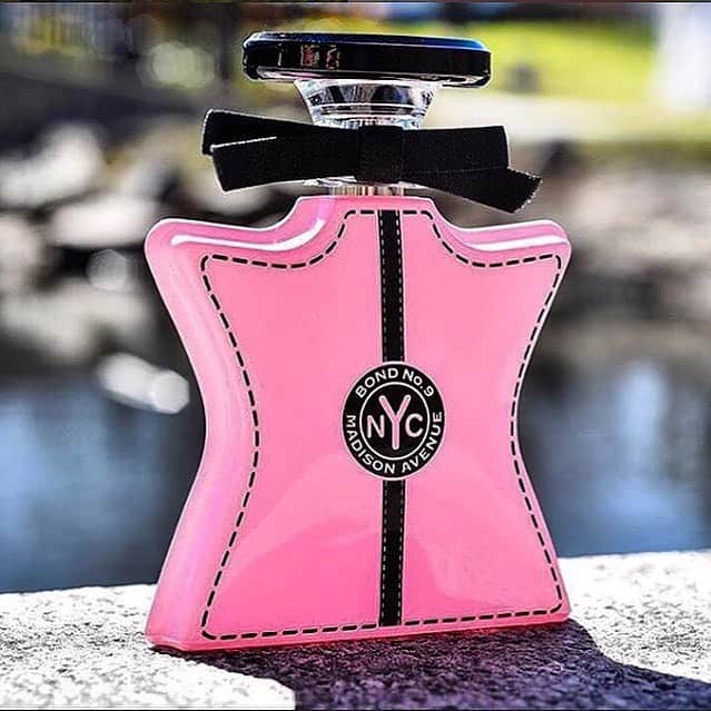 ボンド・ナンバーナインさんのインスタグラム写真 - (ボンド・ナンバーナインInstagram)「Madison Avenue is a high energy daytime bouquet, and the perfect pairing to this beautiful NYC day!  #bondno9 #bondno9ny #newyork #newyorkcity #nyc #madisonavenue #fragrance #perfume #love」2月24日 1時59分 - bondno9ny
